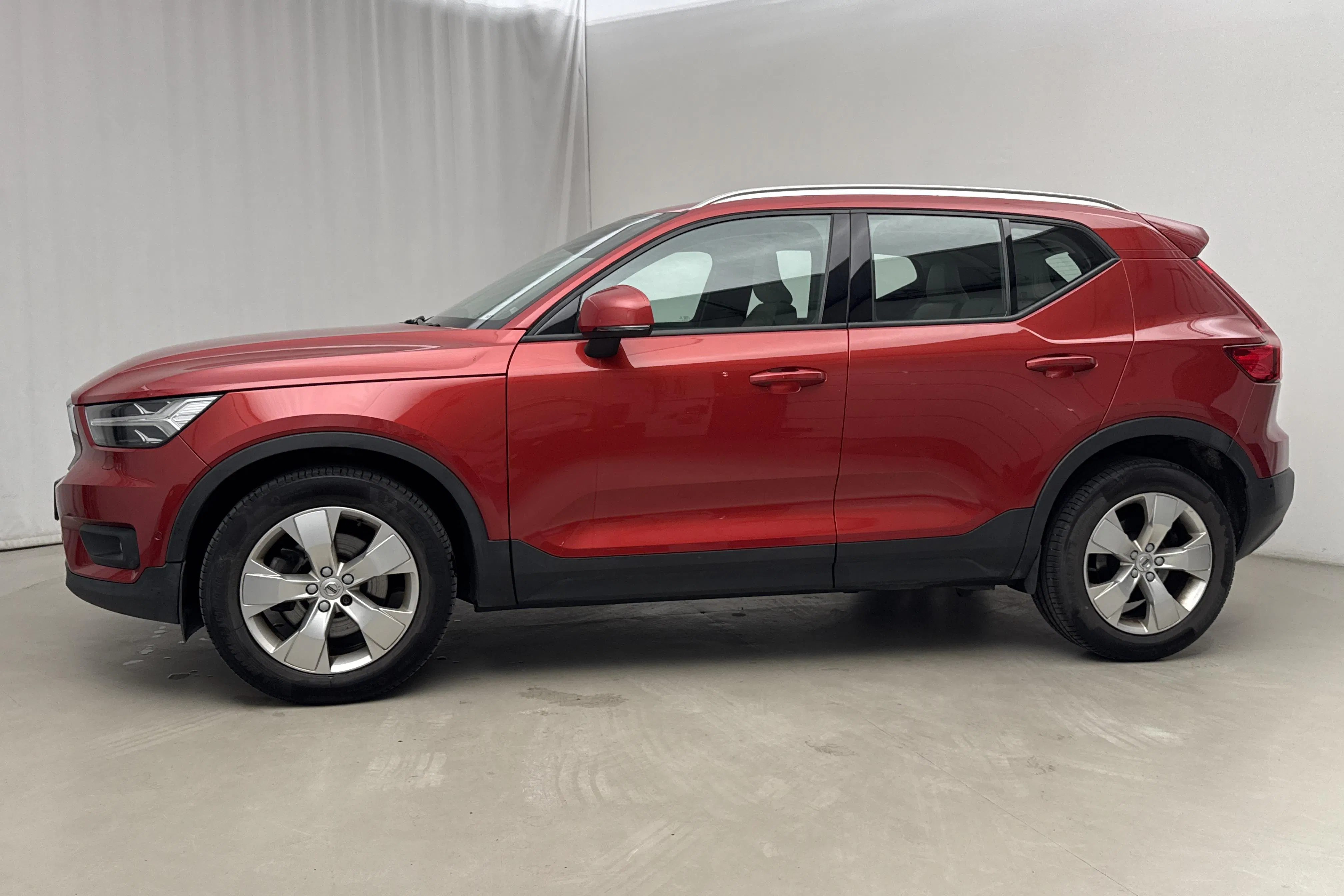 Presentation photo 2 of 18: Volvo XC40 D3 AWD (150hk) - 103 670 km - Automatic - red - 2019