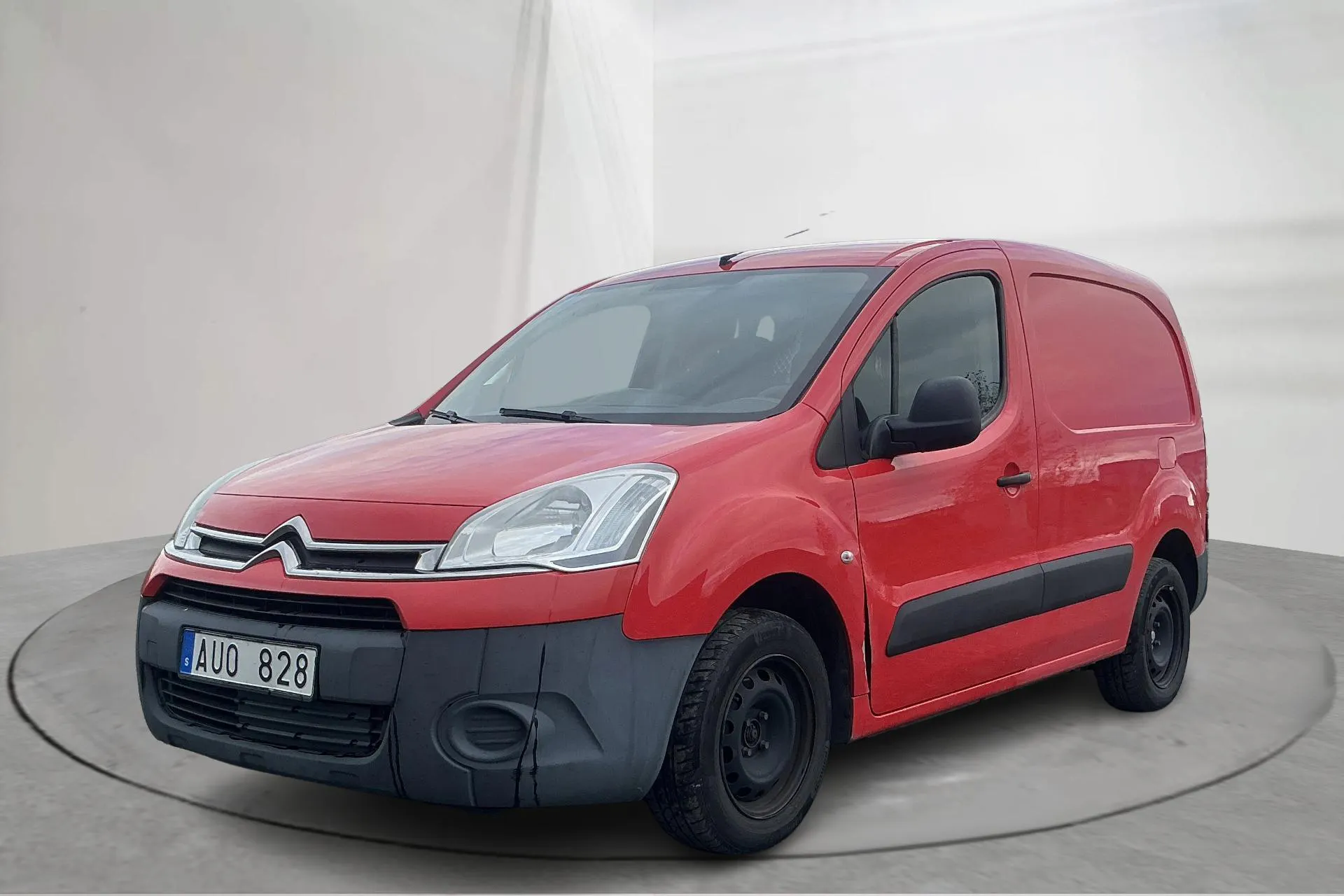 Presentationsfoto 1 av 15: Citroën Berlingo III 1.6 HDi Skåp (75hk) - 13 445 mil - Manuell - röd - 2012