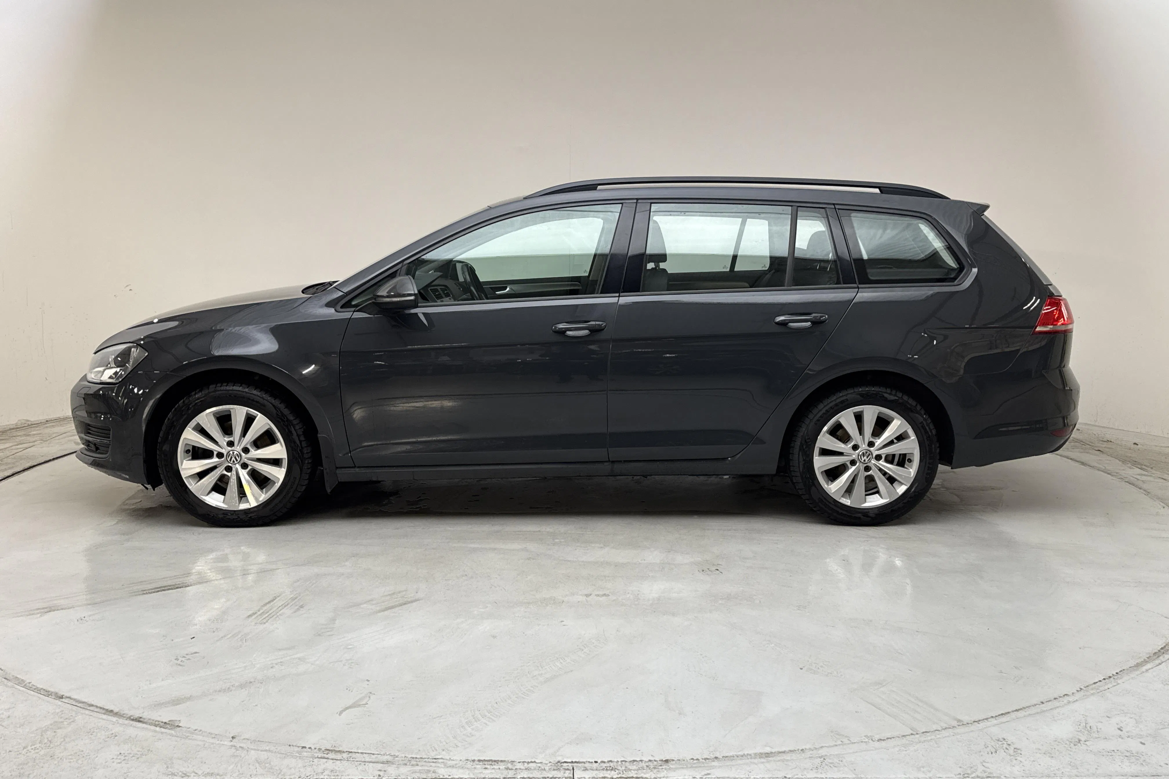 Presentation photo 2 of 12: VW Golf VII 1.4 TSI Multifuel Sportscombi (125hk) - 89 660 km - Manual - dark grey - 2016