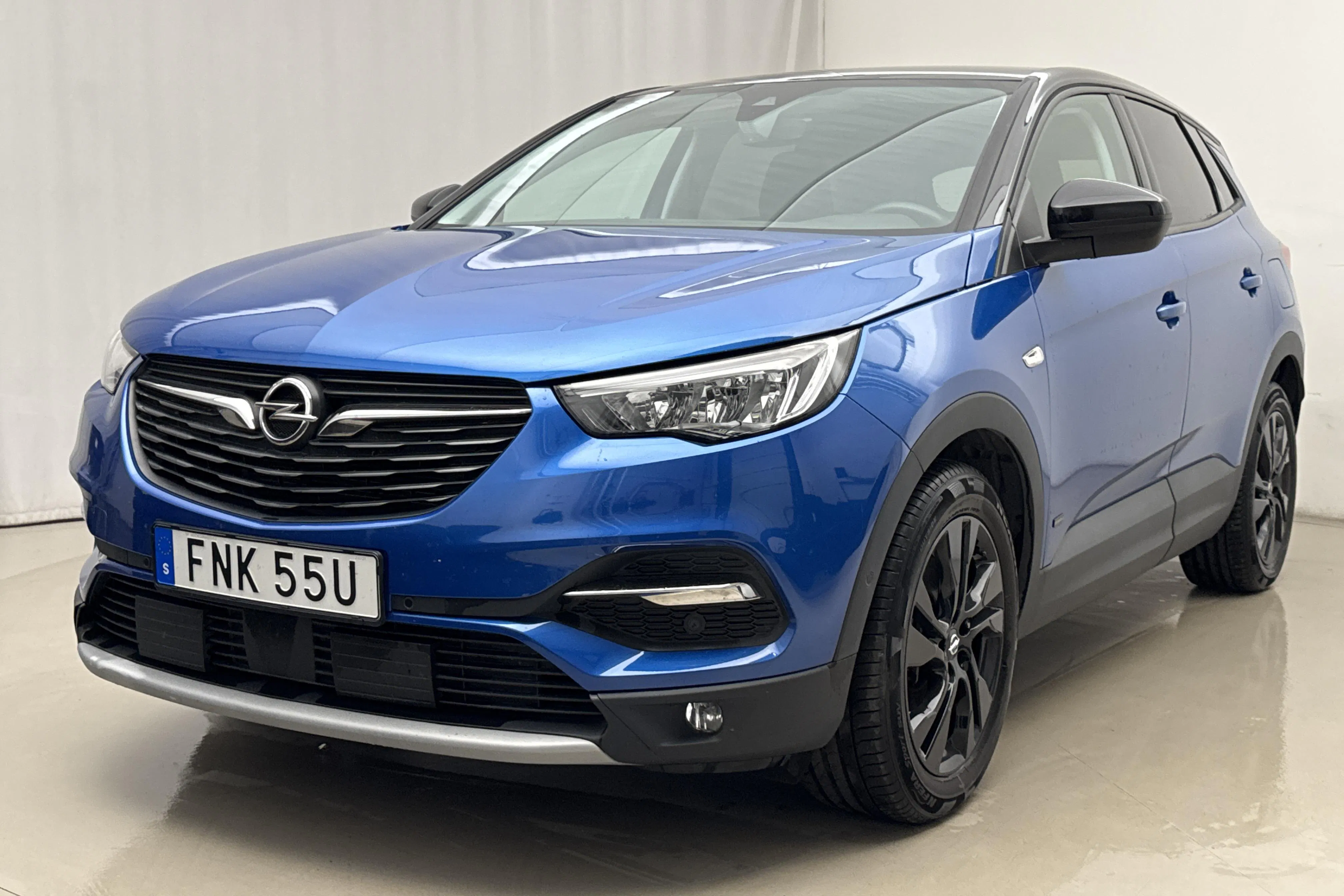 Presentationsfoto 1 av 20: Opel Grandland X 1.6 AWD PHEV (300hk) - 7 910 mil - Automat - blå - 2021