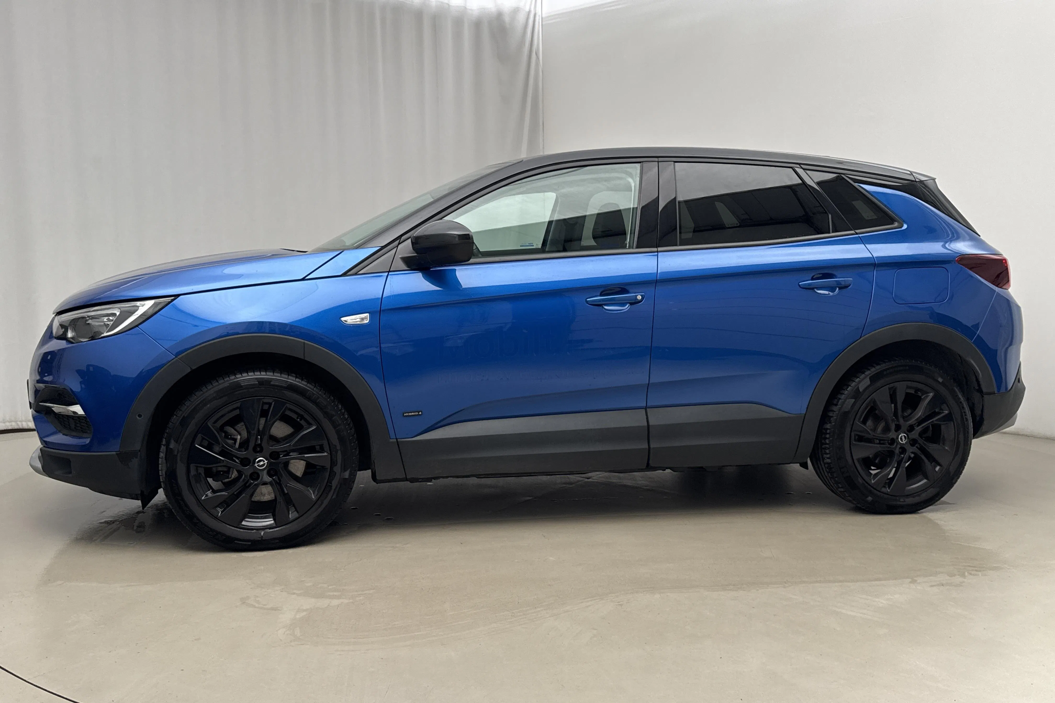 Presentationsfoto 2 av 20: Opel Grandland X 1.6 AWD PHEV (300hk) - 7 910 mil - Automat - blå - 2021