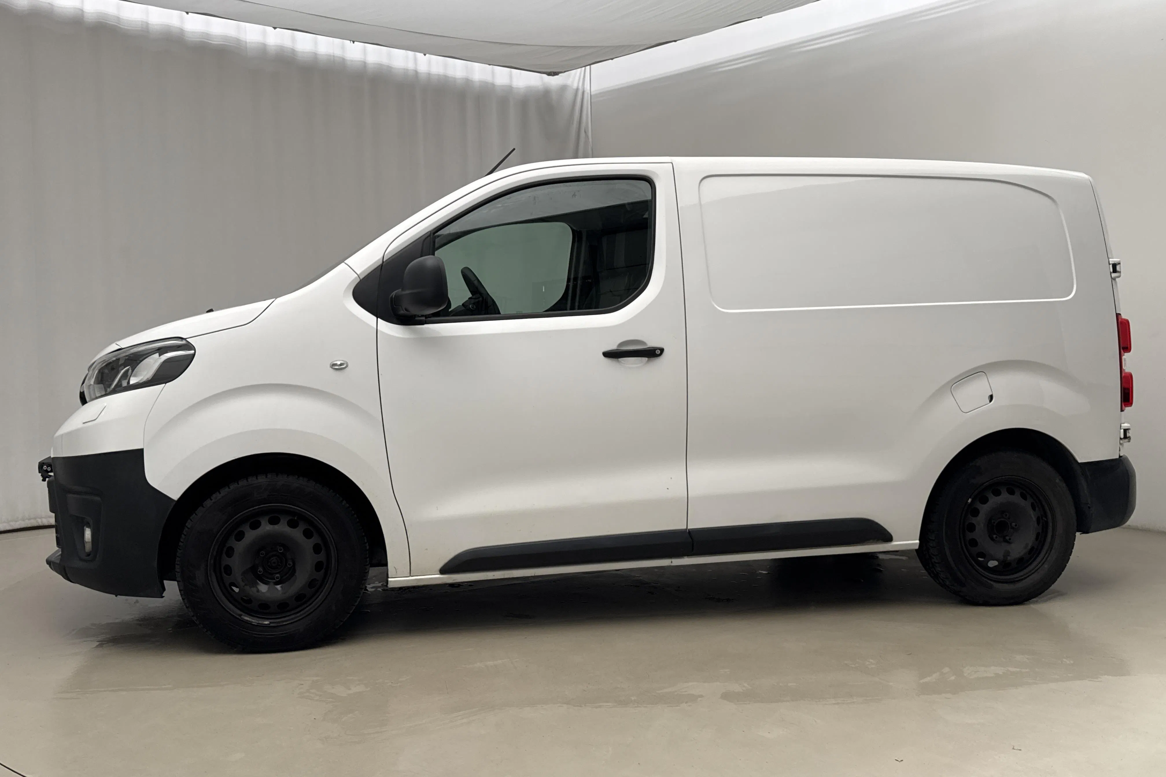 Presentation photo 2 of 16: Toyota PROACE 1.5D (120hk) - 138 390 km - Manual - white - 2020