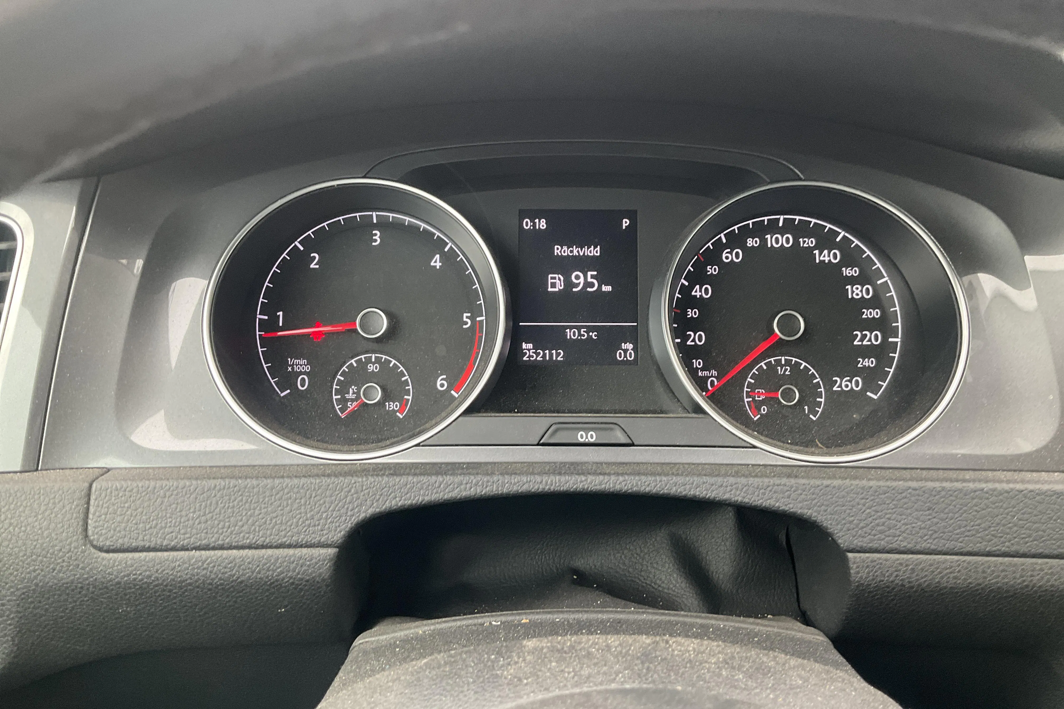 Presentationsfoto 17 av 17: VW Golf Alltrack 2.0 TDI 4Motion (184hk) - 25 208 mil - Automat - silver - 2015