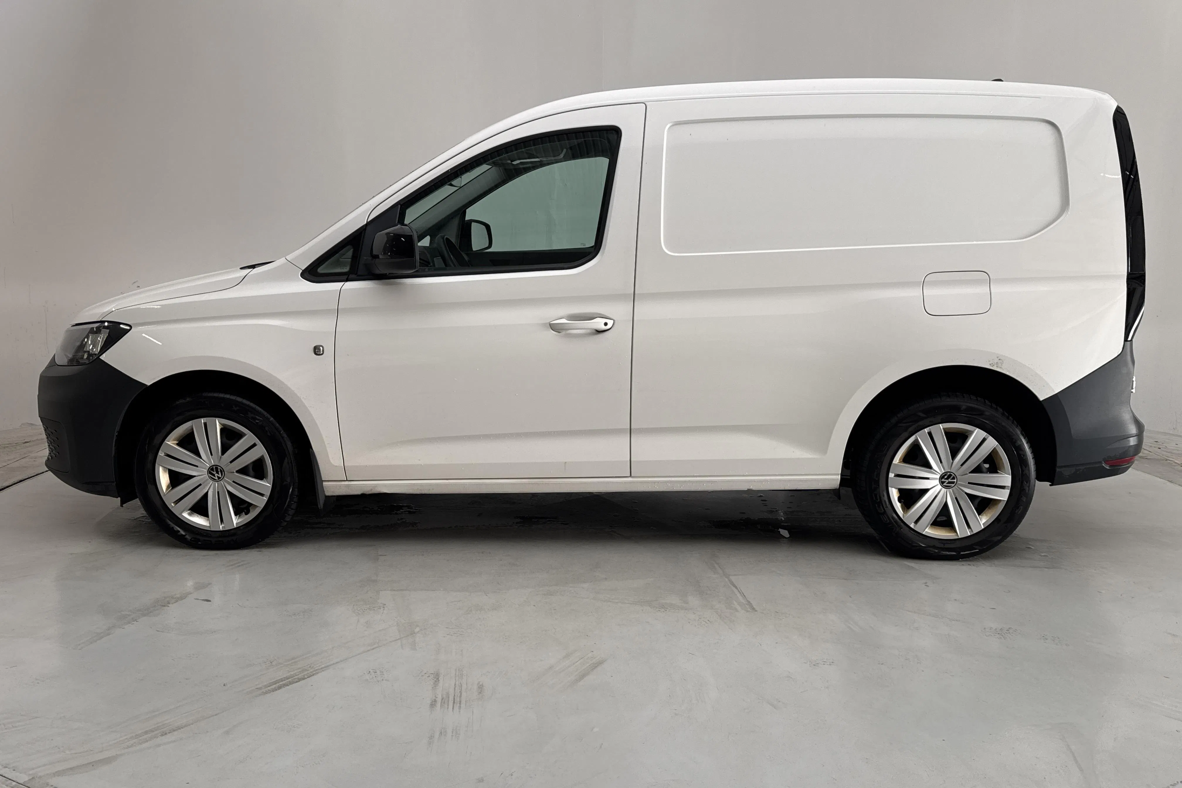 Presentationsfoto 2 av 12: VW Caddy Cargo 2.0 TDI Skåp (75hk) - 12 400 mil - Manuell - vit - 2022
