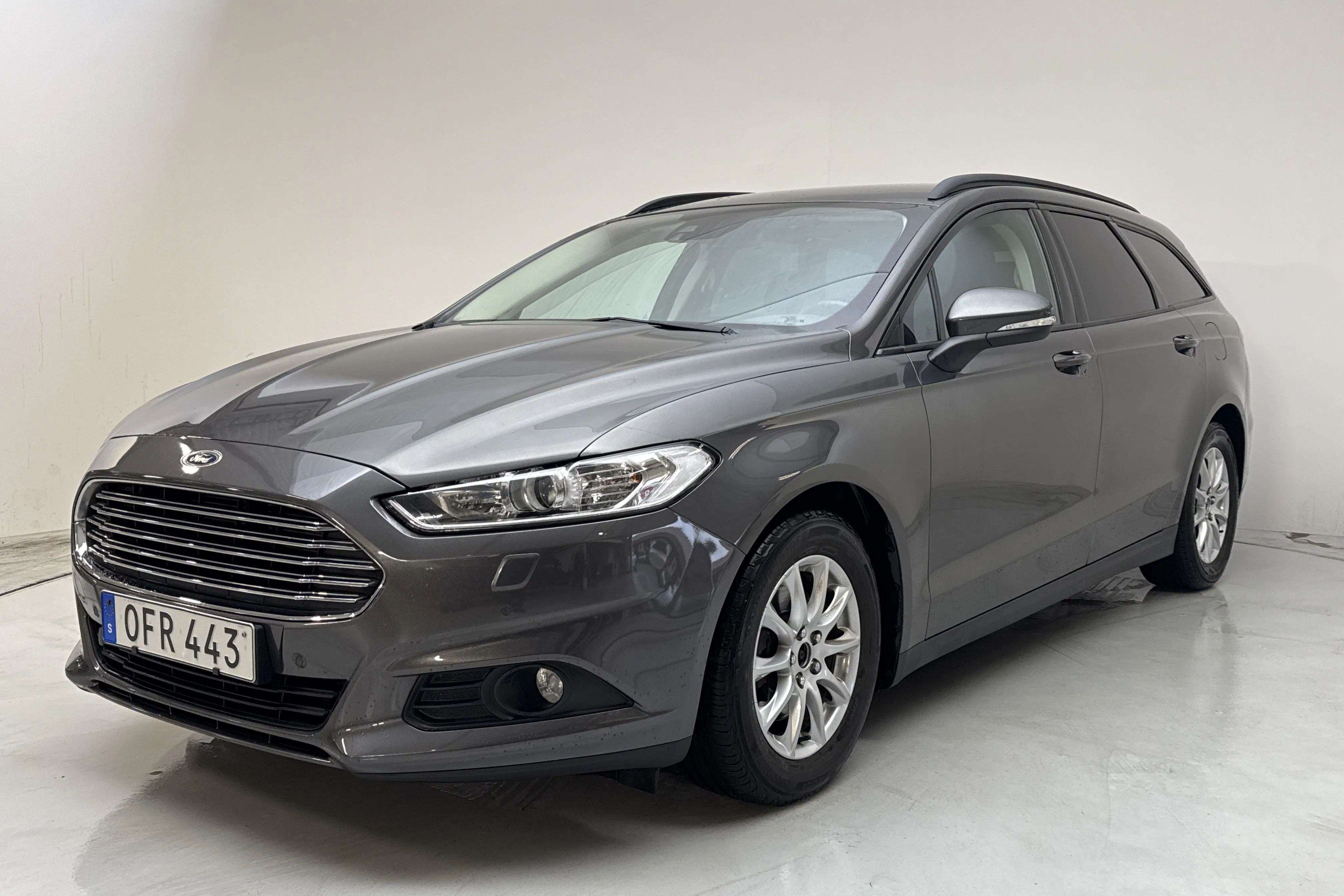 Presentationsfoto 1 av 15: Ford Mondeo 1.5T EcoBoost Kombi (160hk) - 4 854 mil - Automat - grå - 2016