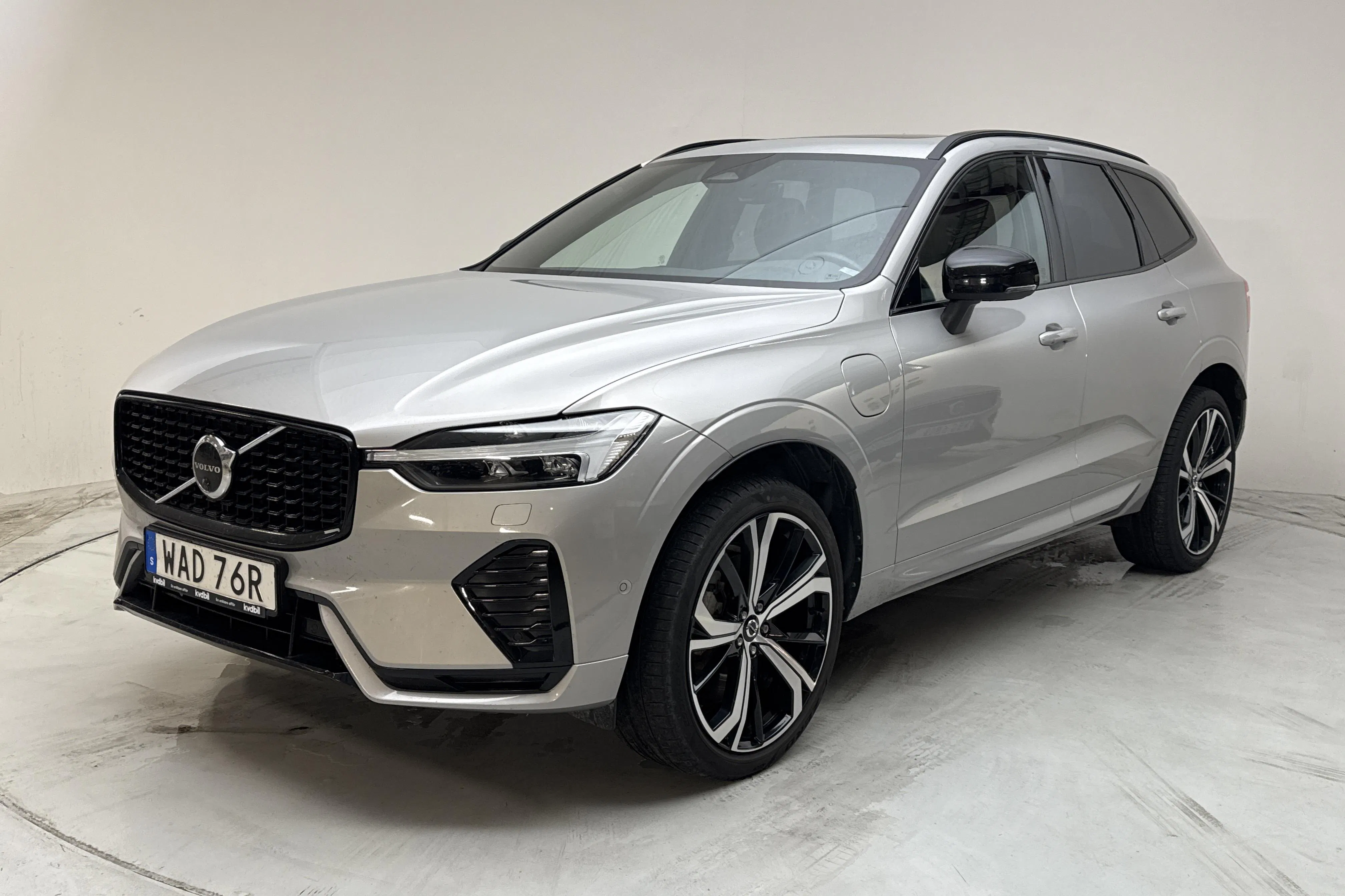 Presentation photo 1 of 18: Volvo XC60 T6 AWD Recharge (350hk) - 64 830 km - Automatic - silver - 2023