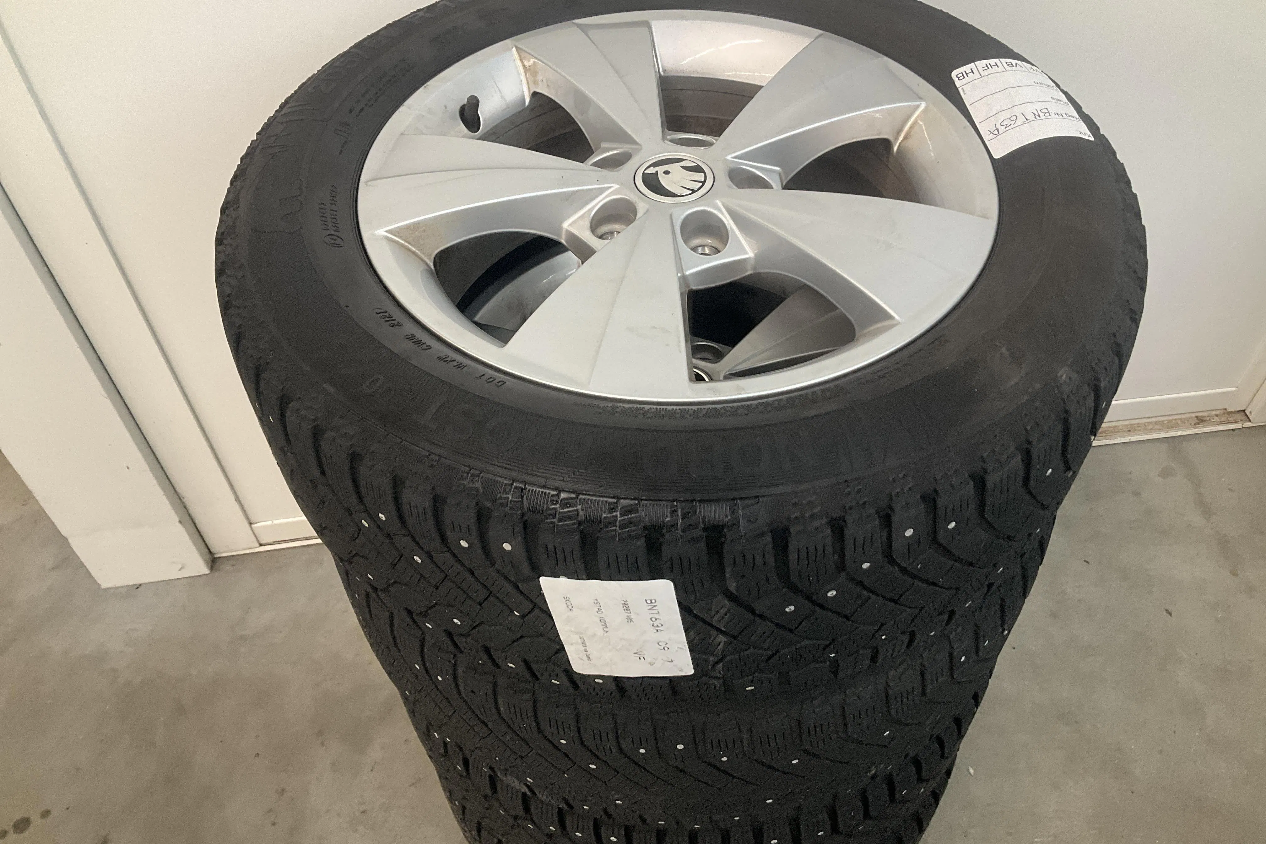 Presentationsfoto 14 av 14: Skoda Octavia G-TEC 1.5 TSI Combi (130hk) - 7 618 mil - Automat - vit - 2021