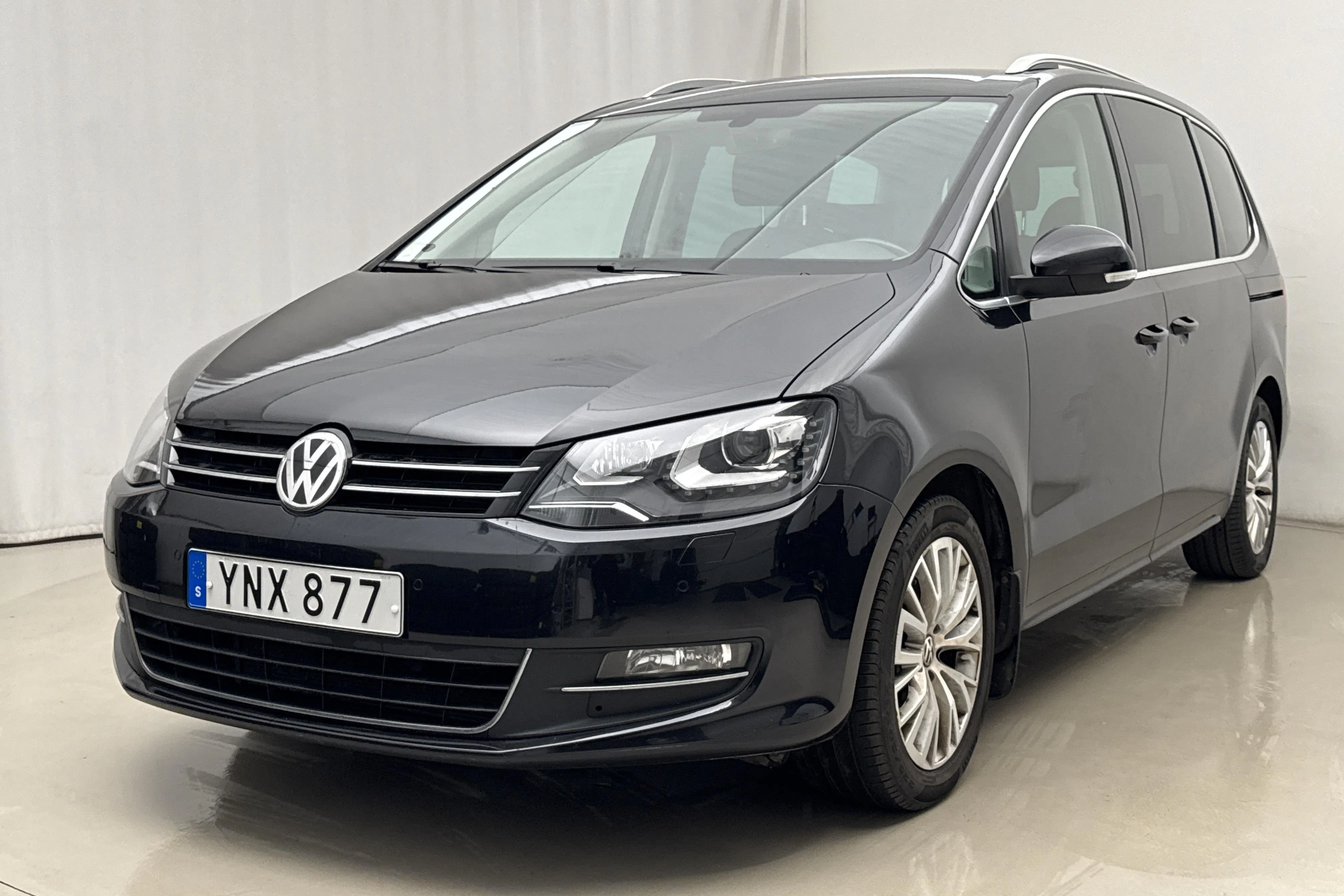 Presentation photo 1 of 20: VW Sharan 2.0 TDI 4Motion (184hk) - 112 090 km - Automatic - black - 2018