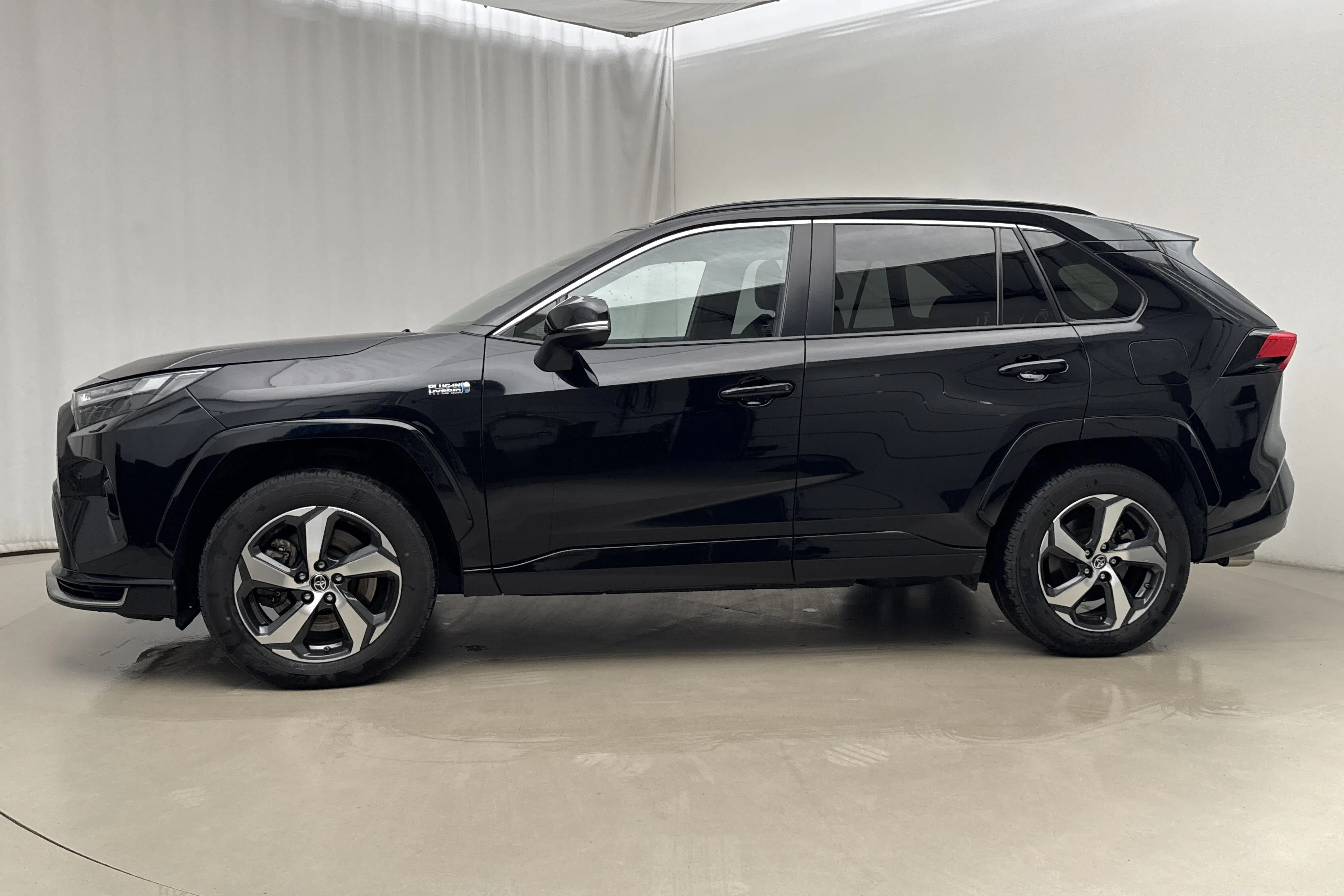 Presentation photo 2 of 22: Toyota RAV4 2.5 Plug-in Hybrid AWDi (306hk) - 96 440 km - Automatic - black - 2023
