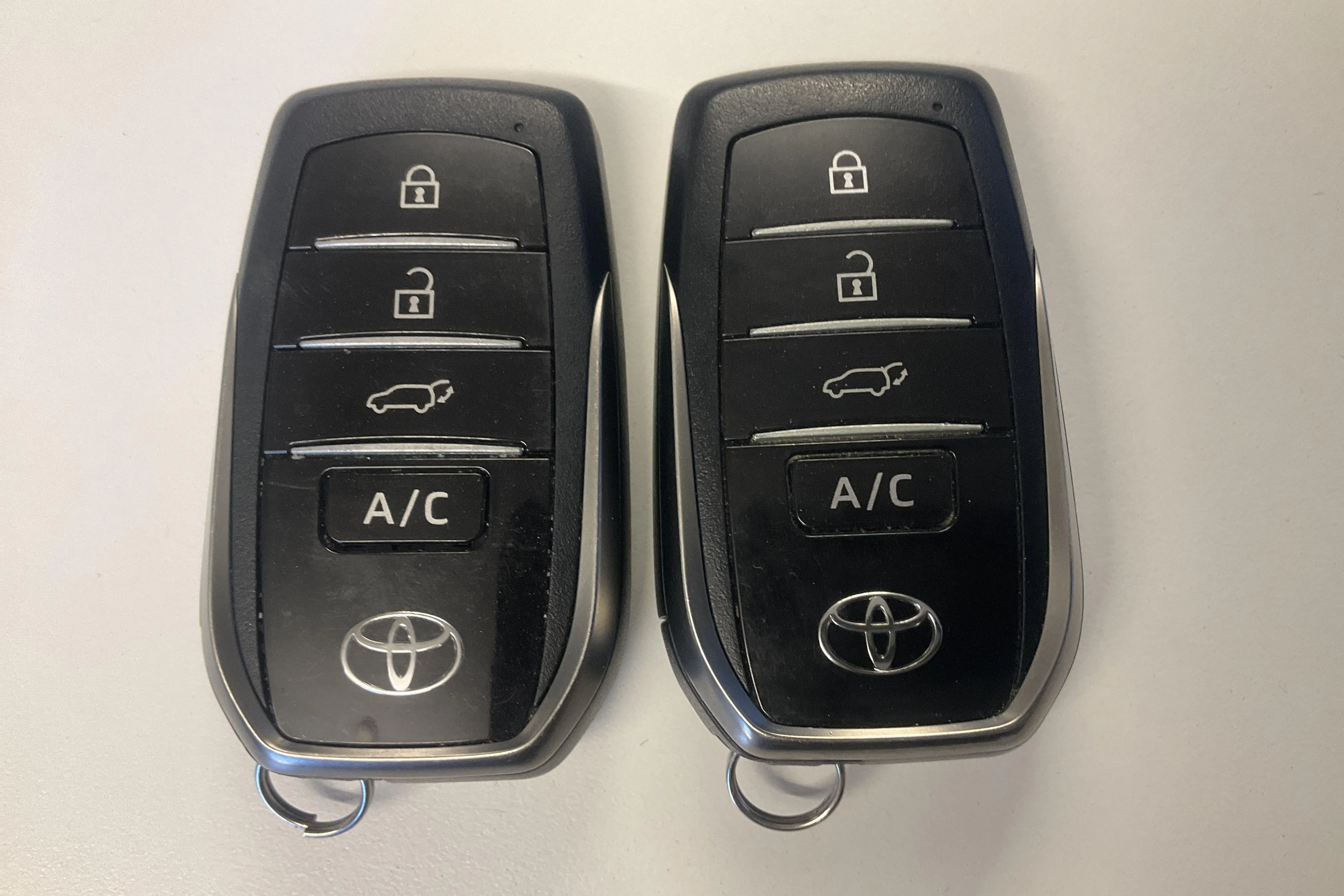 Presentation photo 22 of 22: Toyota RAV4 2.5 Plug-in Hybrid AWDi (306hk) - 96 440 km - Automatic - black - 2023