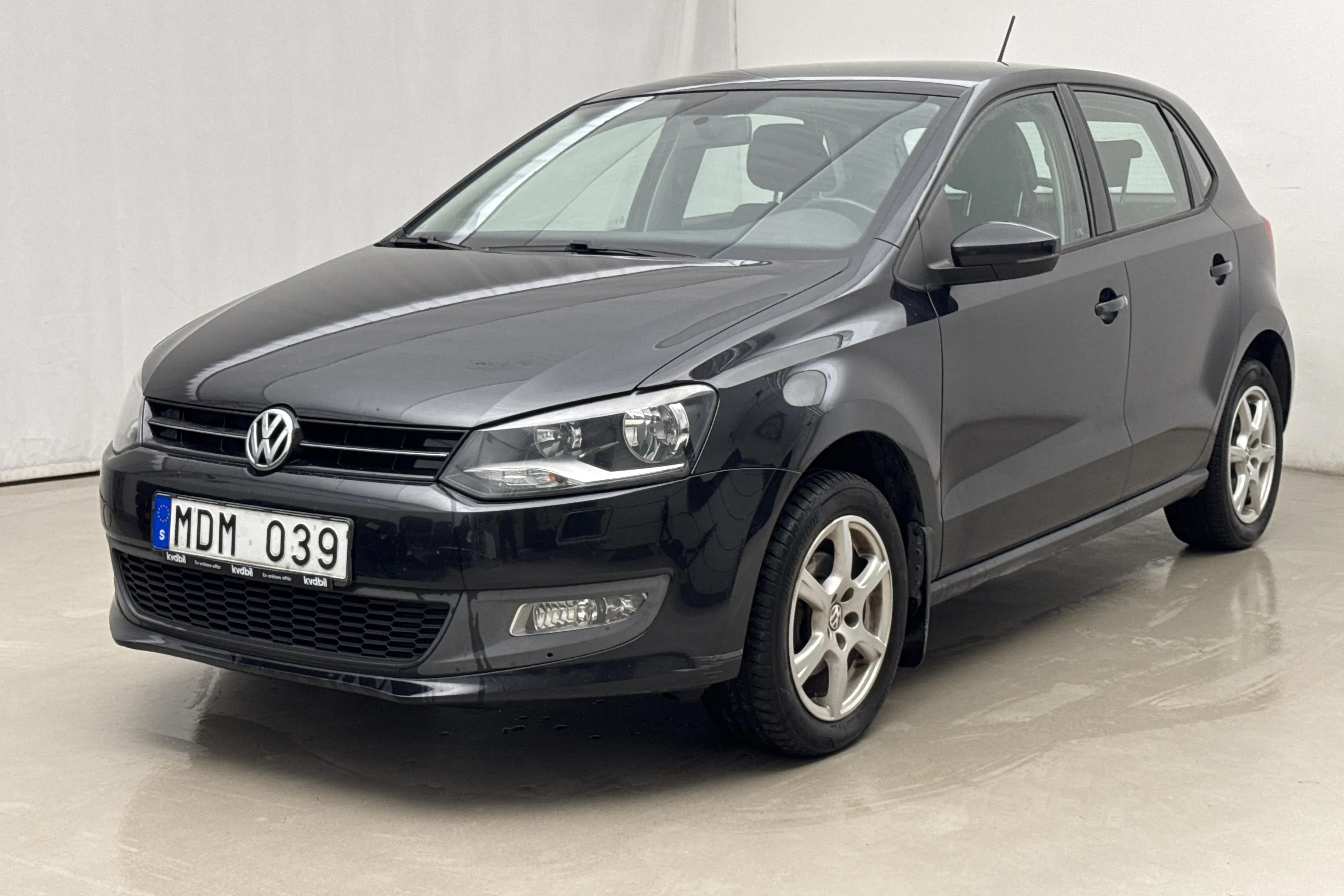 Presentationsfoto 1 av 15: VW Polo 1.4 5dr (85hk) - 18 717 mil - Manuell - svart - 2012