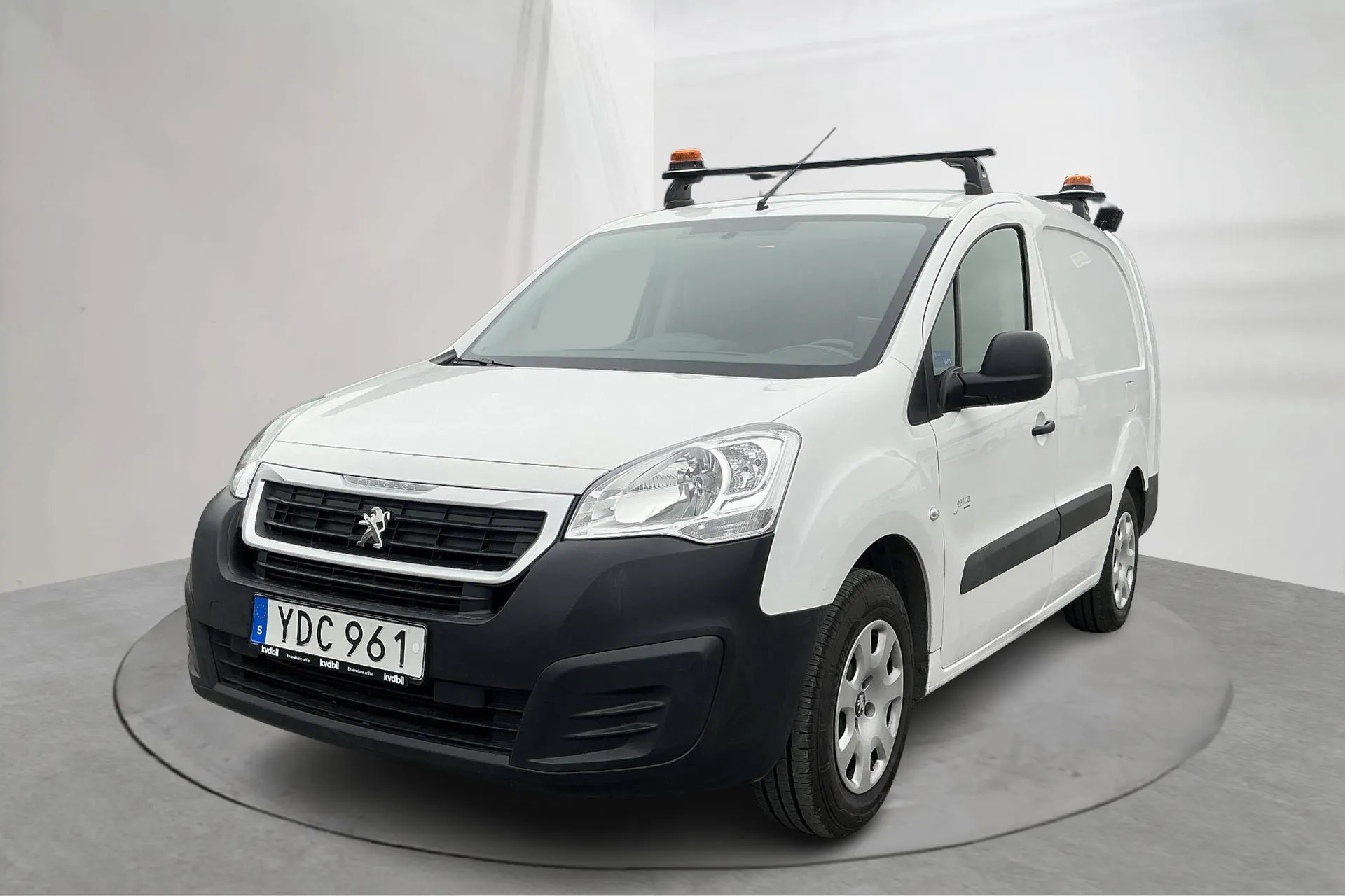 Presentationsfoto 1 av 16: Peugeot Partner Electric (67hk) - 3 785 mil - Automat - vit - 2016