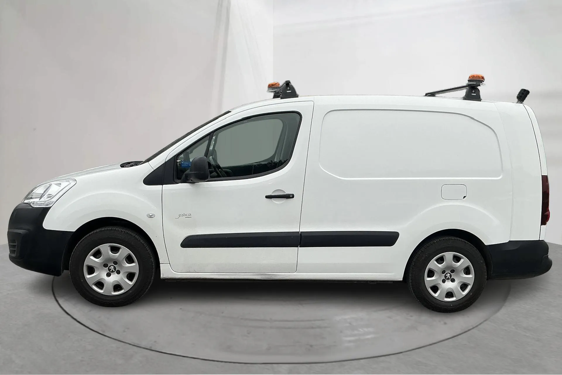 Presentationsfoto 2 av 16: Peugeot Partner Electric (67hk) - 3 785 mil - Automat - vit - 2016