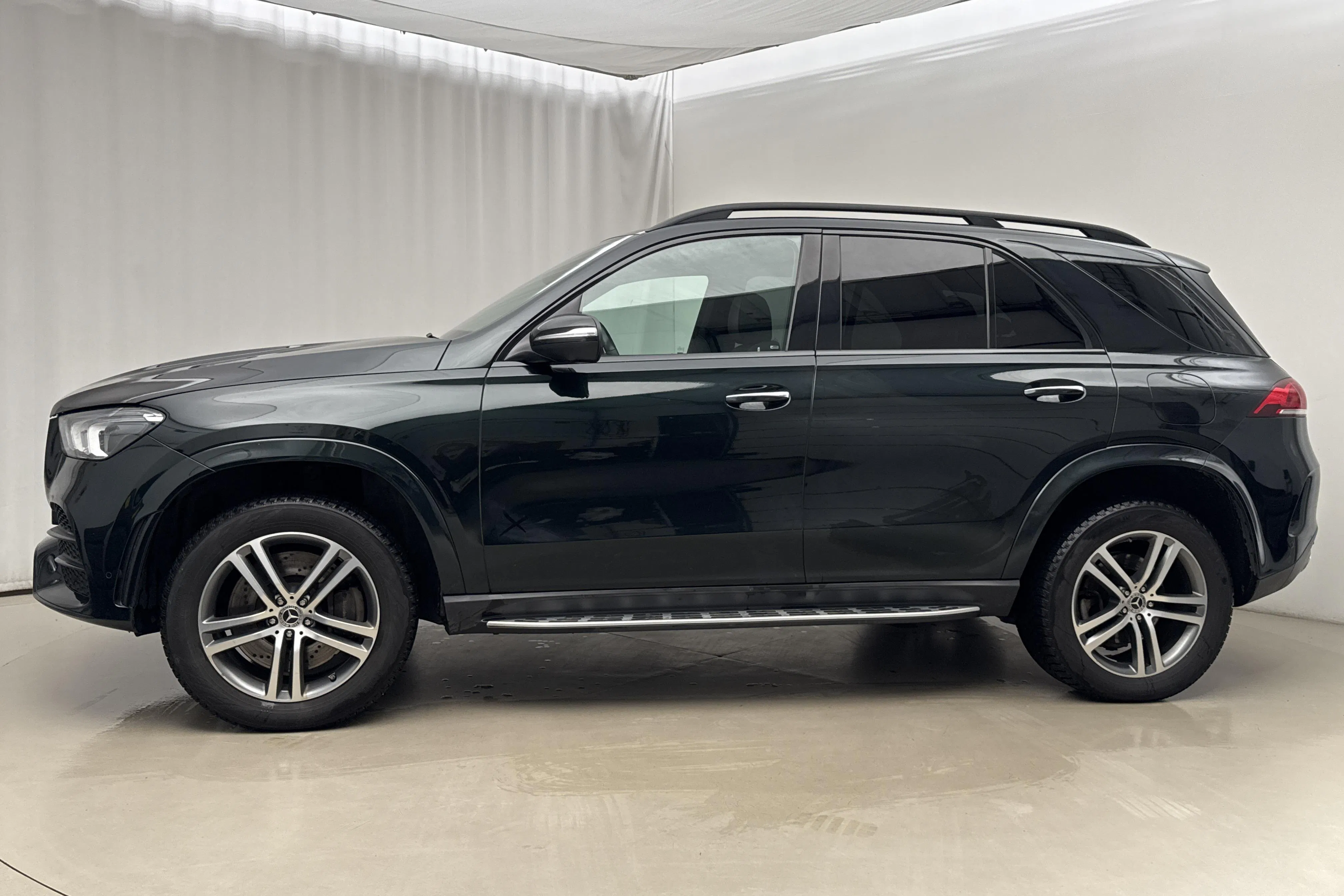 Presentationsfoto 2 av 25: Mercedes GLE 350 de 4MATIC V167 (306hk) - 9 888 mil - Automat - grön - 2023