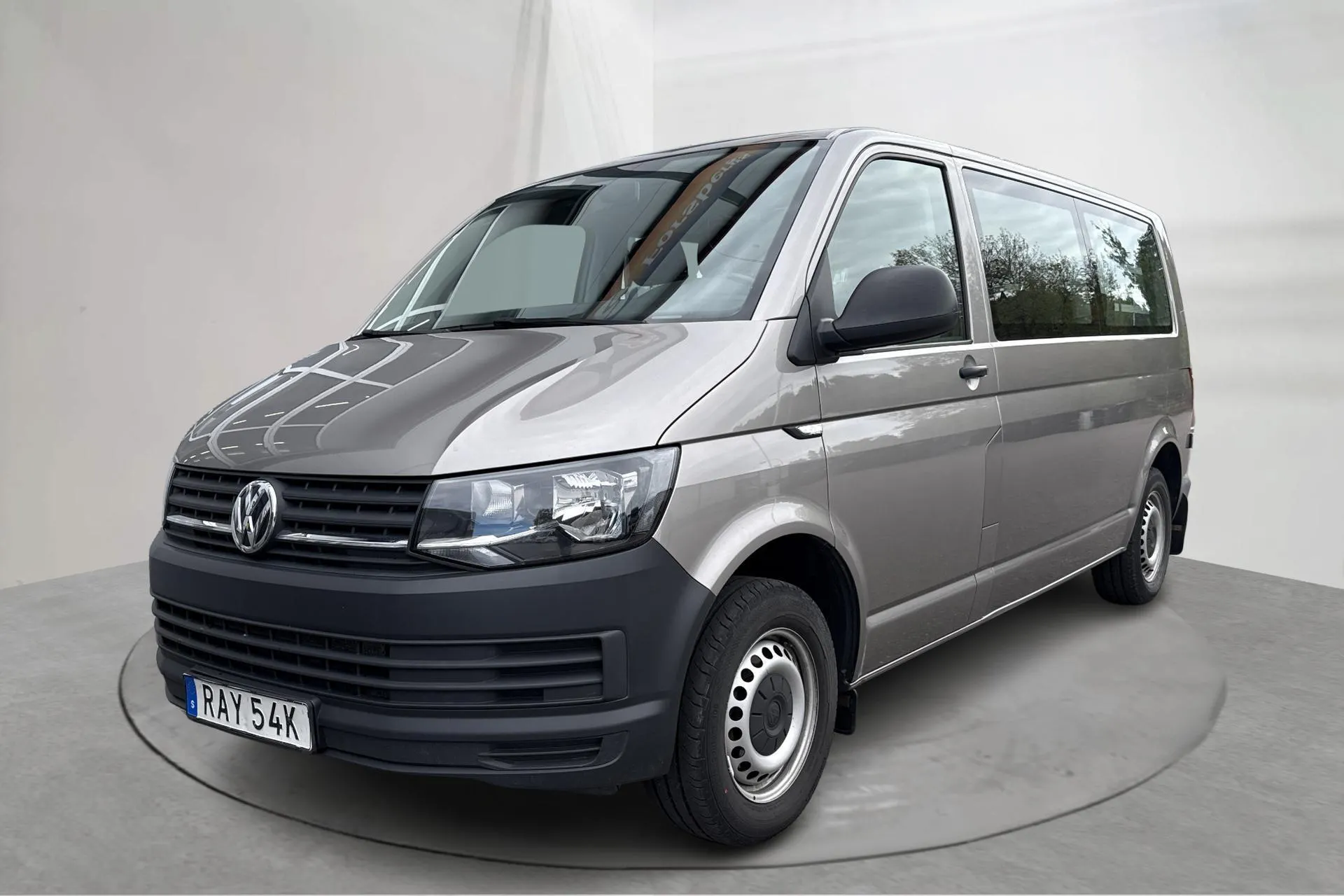 Presentation photo 1 of 14: VW Caravelle T6 2.0 TDI BMT (150hk) - 194 620 km - Automatic - light brown - 2019