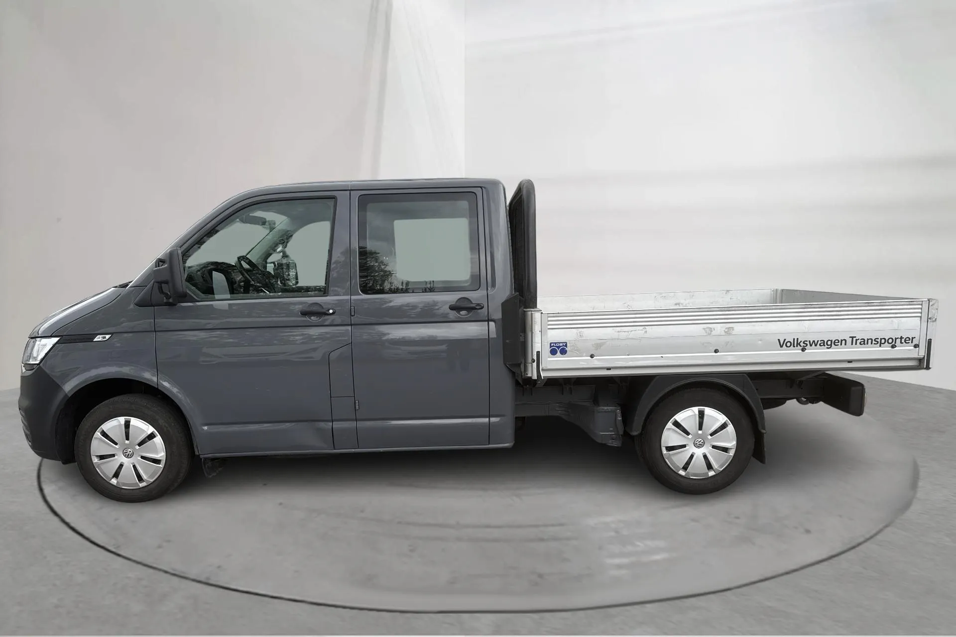 Presentation photo 2 of 12: VW Transporter Pickup T6.1 TDI (110hk) - 68 330 km - Manual - gray - 2022