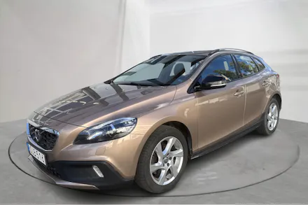 Volvo V40 Cross Country 2015 — авто из Европы под ключ