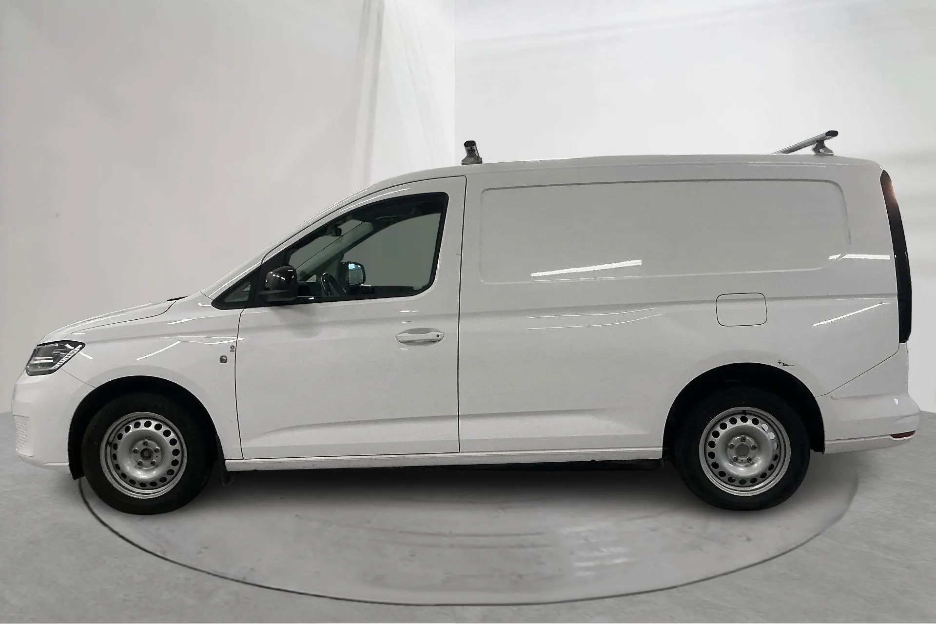 Presentation photo 2 of 22: VW Caddy Cargo Maxi 2.0 TDI Skåp (122hk) - 83 400 km - Automatic - white - 2022
