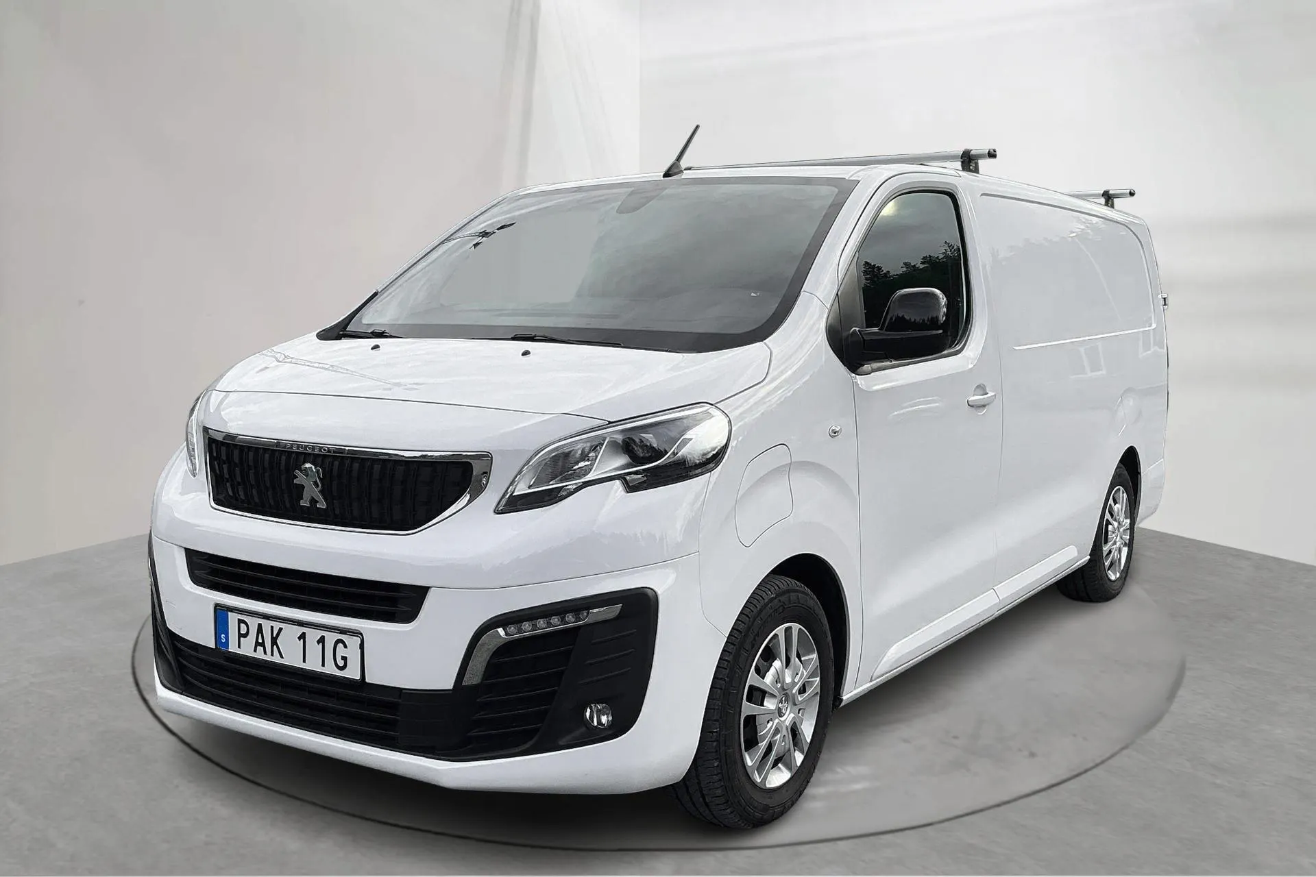 Presentationsfoto 1 av 19: Peugeot e-Expert Skåp 75kWh (136hk) - 4 409 mil - Automat - vit - 2023