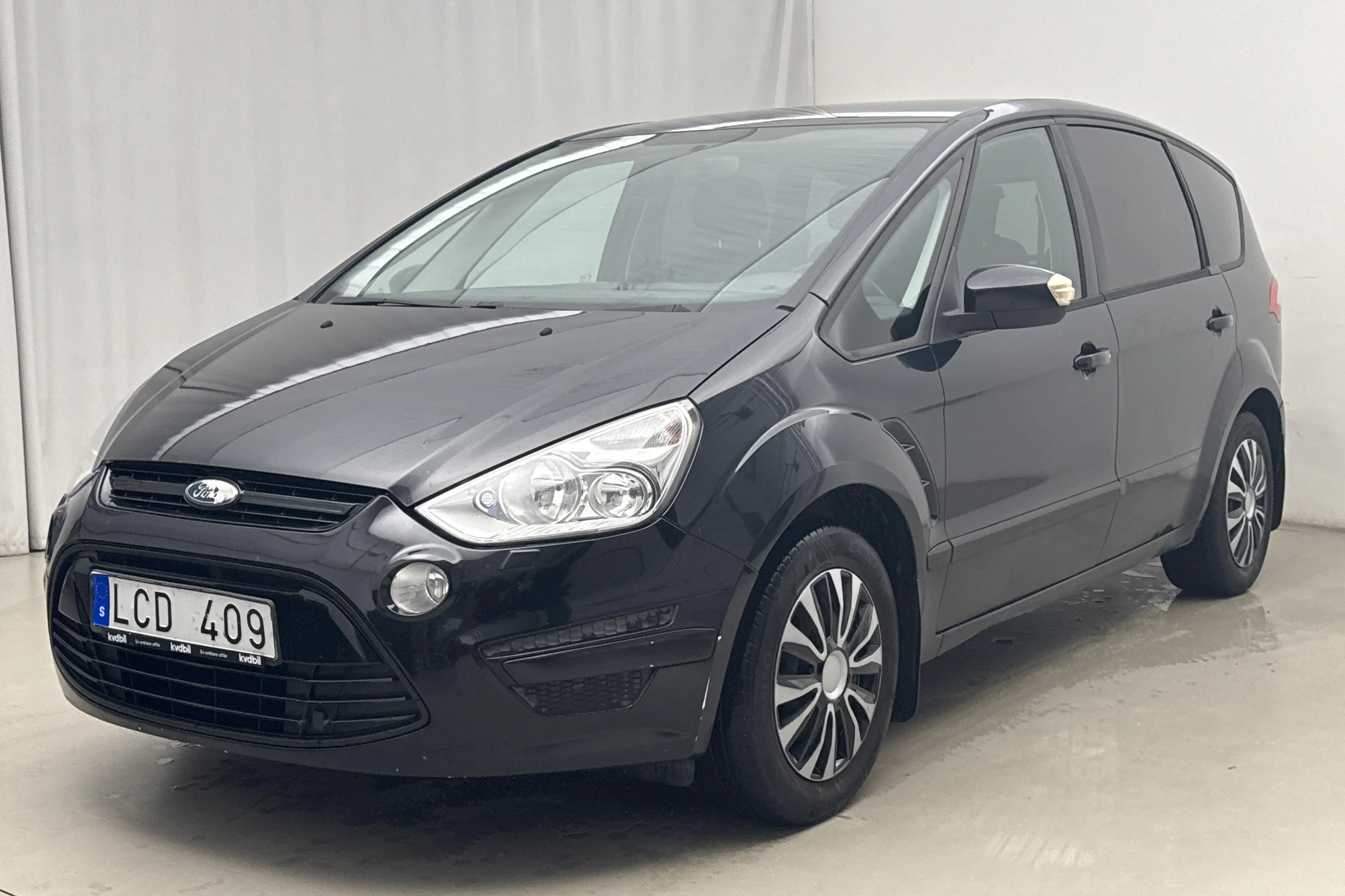 Presentationsfoto 1 av 15: Ford S-MAX 2.0 Flexifuel (145hk) - 16 833 mil - Manuell - svart - 2011