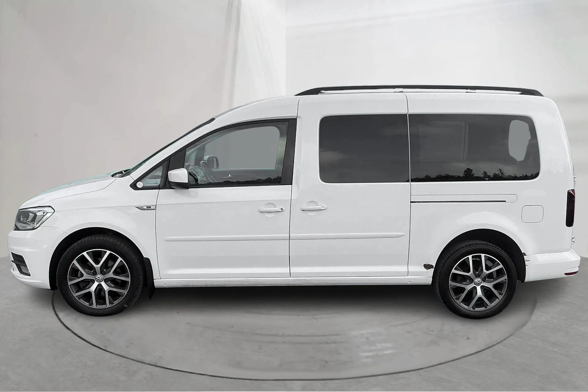 Presentation photo 2 of 16: VW Caddy Maxi Life 2.0 TDI 4MOTION (150hk) - 257 370 km - Automatic - white - 2017