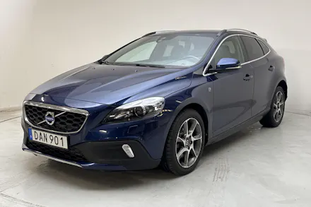 Volvo V40 Cross Country 2015 — авто из Европы под ключ