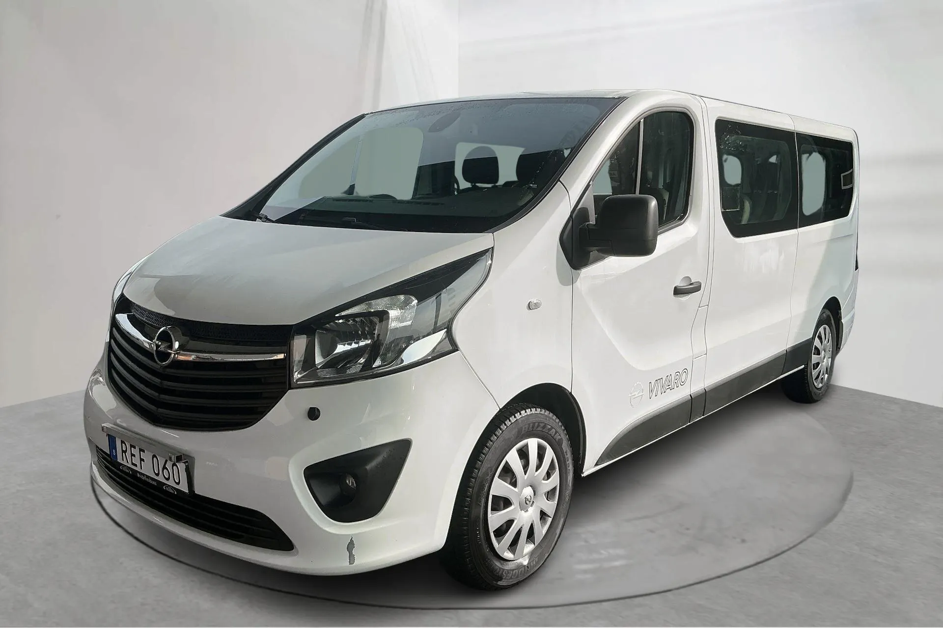 Presentation photo 1 of 13: Opel Vivaro 1.6 CDTI (95hk) - 196 860 km - Manual - white - 2016