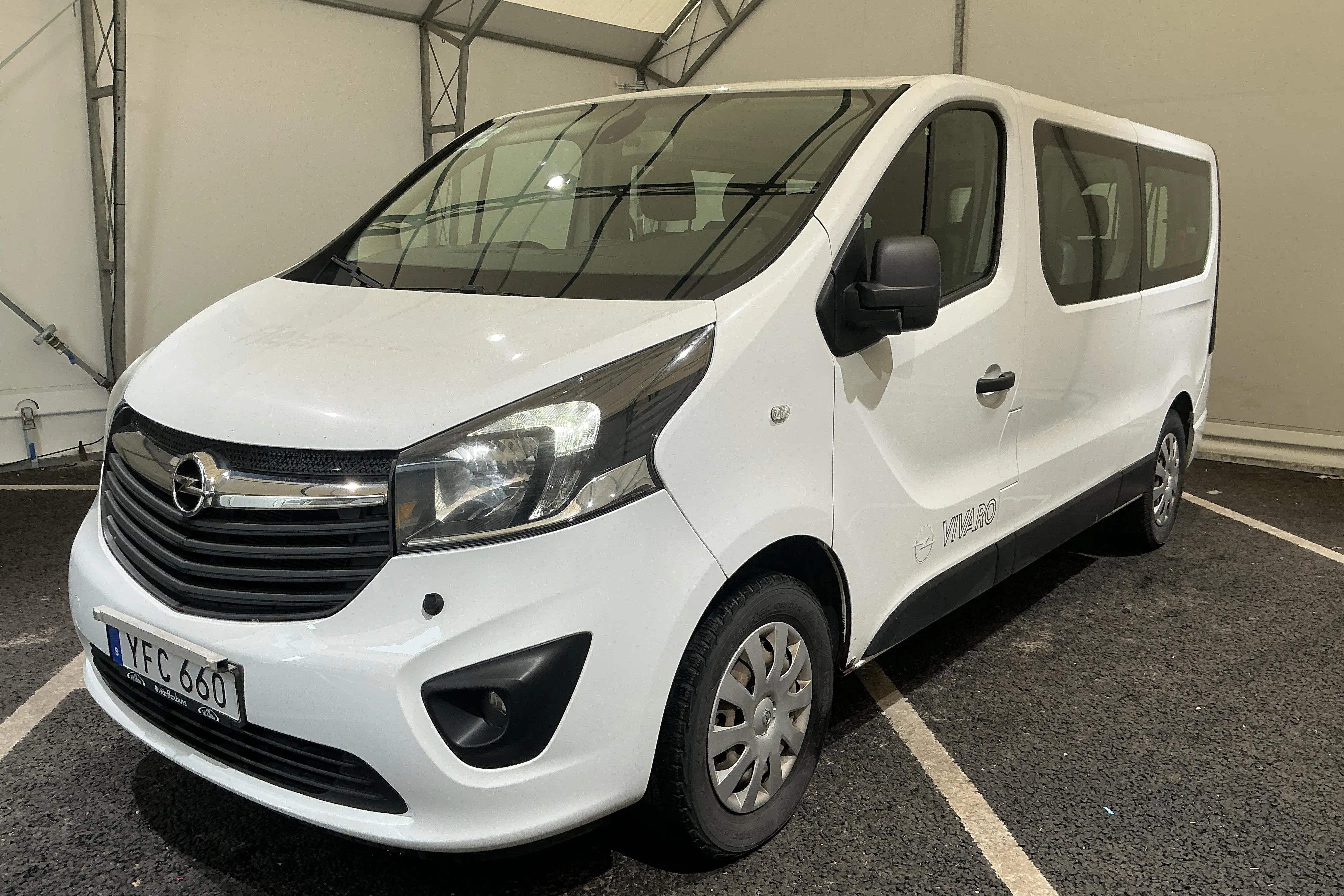 Presentation photo 1 of 14: Opel Vivaro 1.6 CDTI (95hk) - 228 350 km - Manual - white - 2016