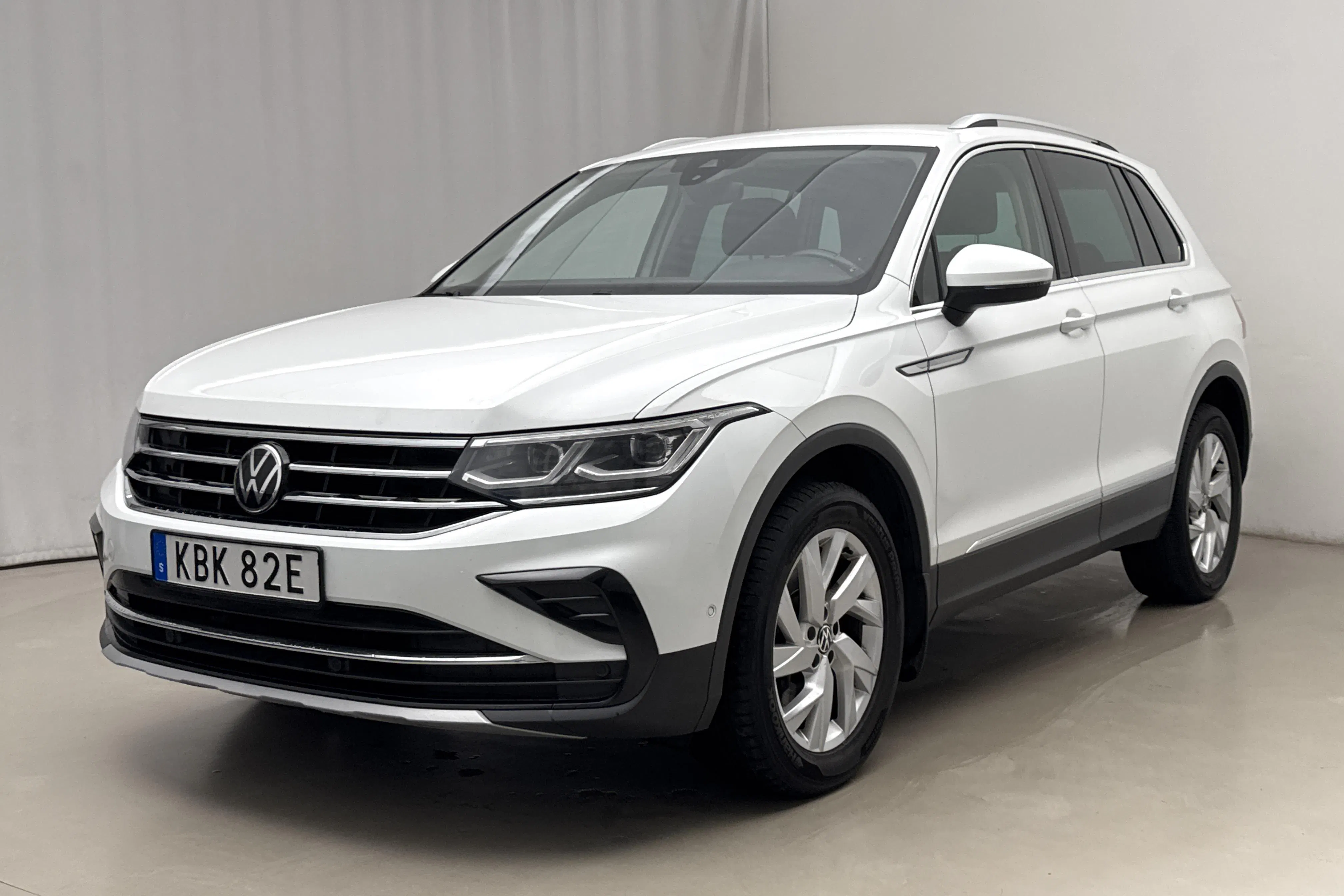 Presentation photo 1 of 20: VW Tiguan 2.0 TDI 4MOTION (200hk) - 154 340 km - Automatic - white - 2022