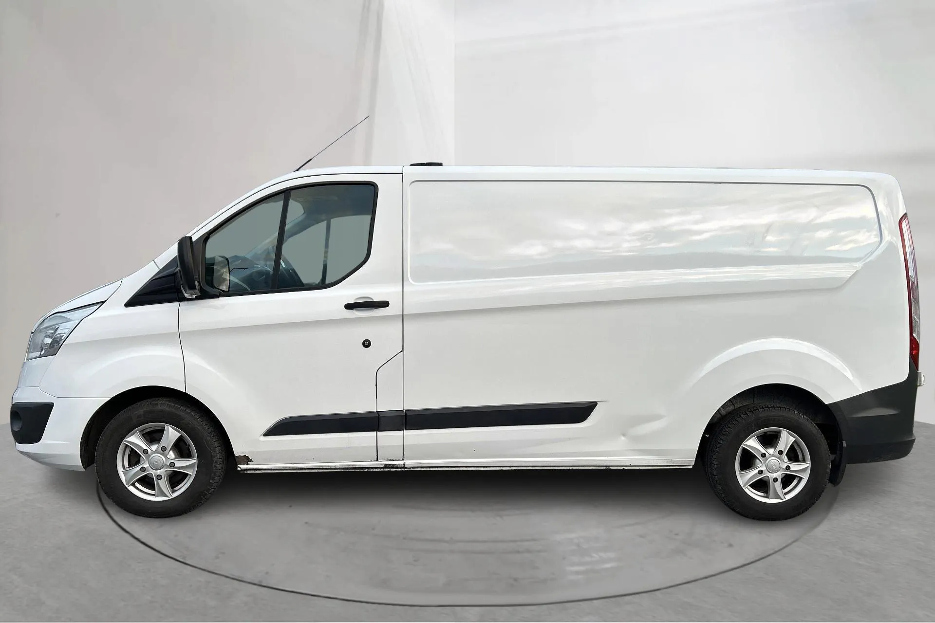 Presentationsfoto 2 av 15: Ford Transit Custom 290 (125hk) - 18 818 mil - Manuell - vit - 2014