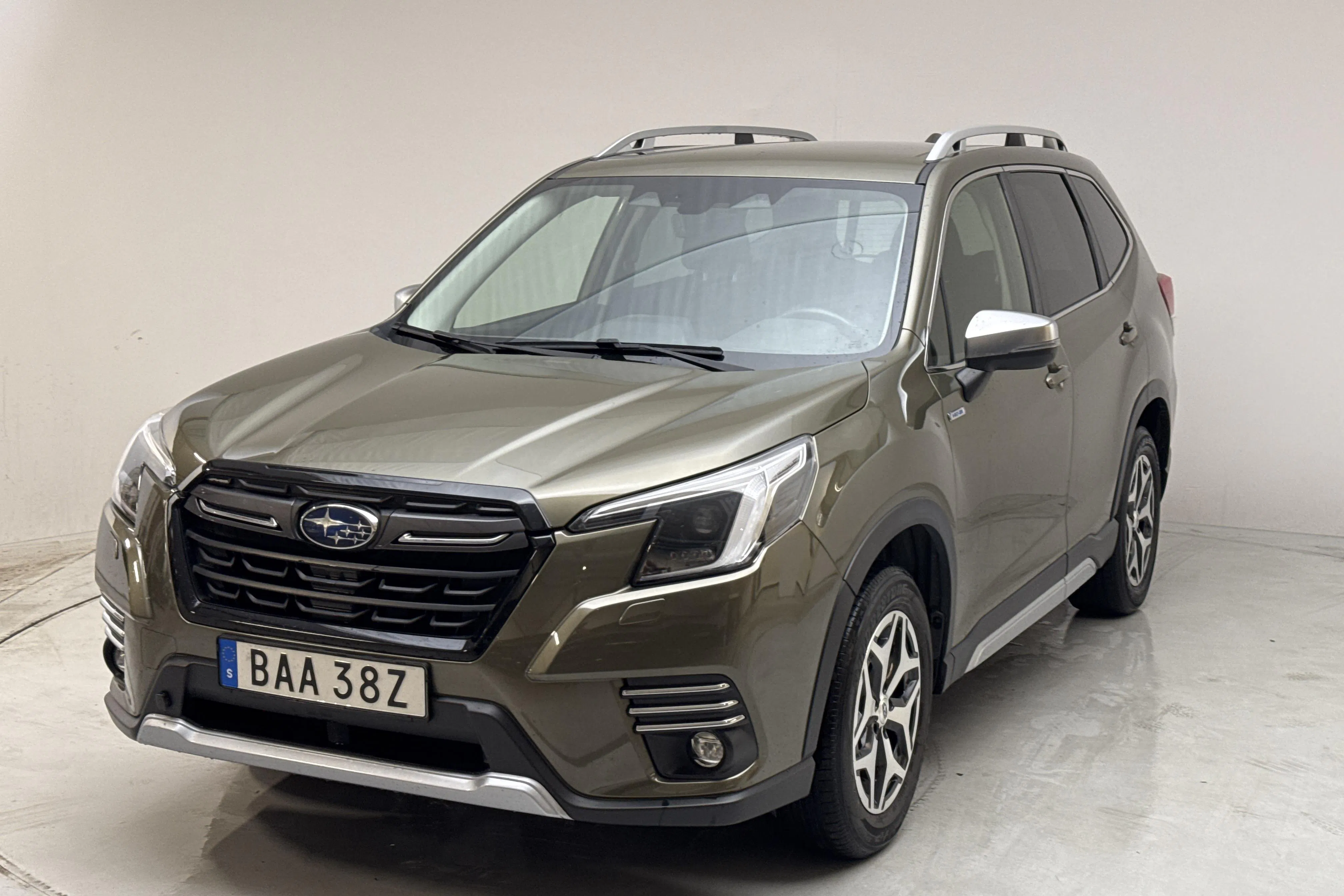 Presentation photo 1 of 14: Subaru Forester e-Boxer 2.0i AWD (150hk) - 75 810 km - Automatic - green - 2022