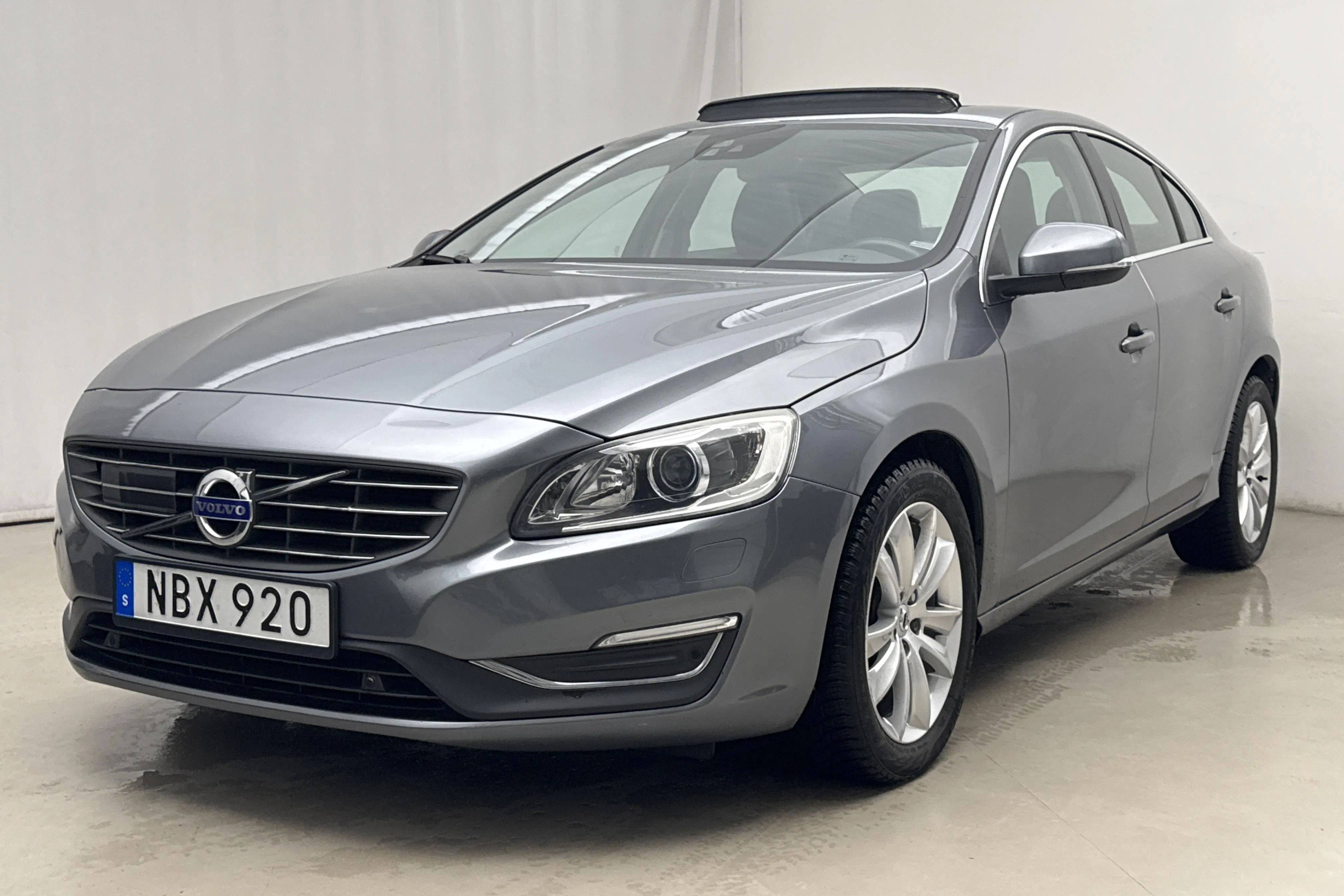 Presentation photo 1 of 23: Volvo S60 T6 AWD (306hk) - 84 540 km - Automatic - gray - 2016