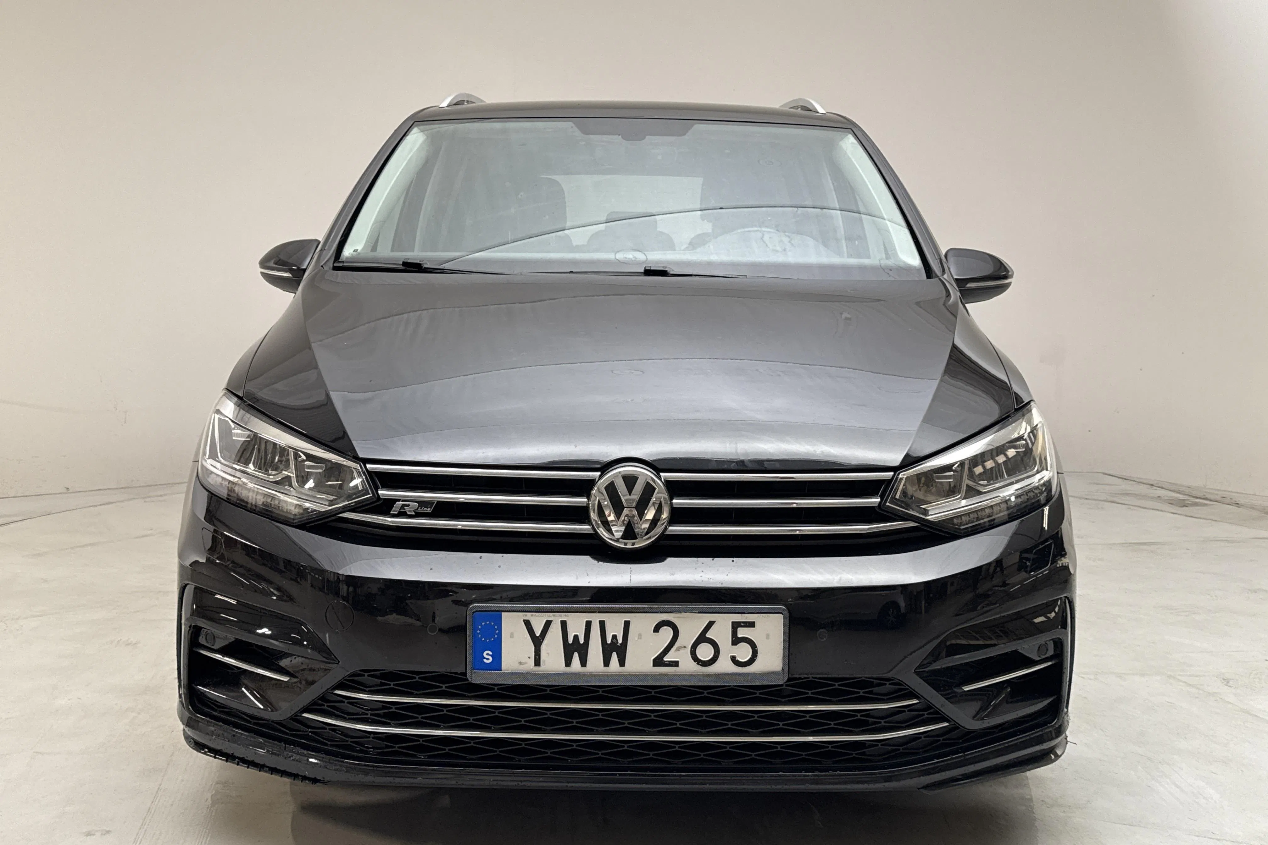 Presentation photo 1 of 16: VW Touran 1.4 TSI (150hk) - 13 662 Scandinavian mile - Automatic - black - 2018