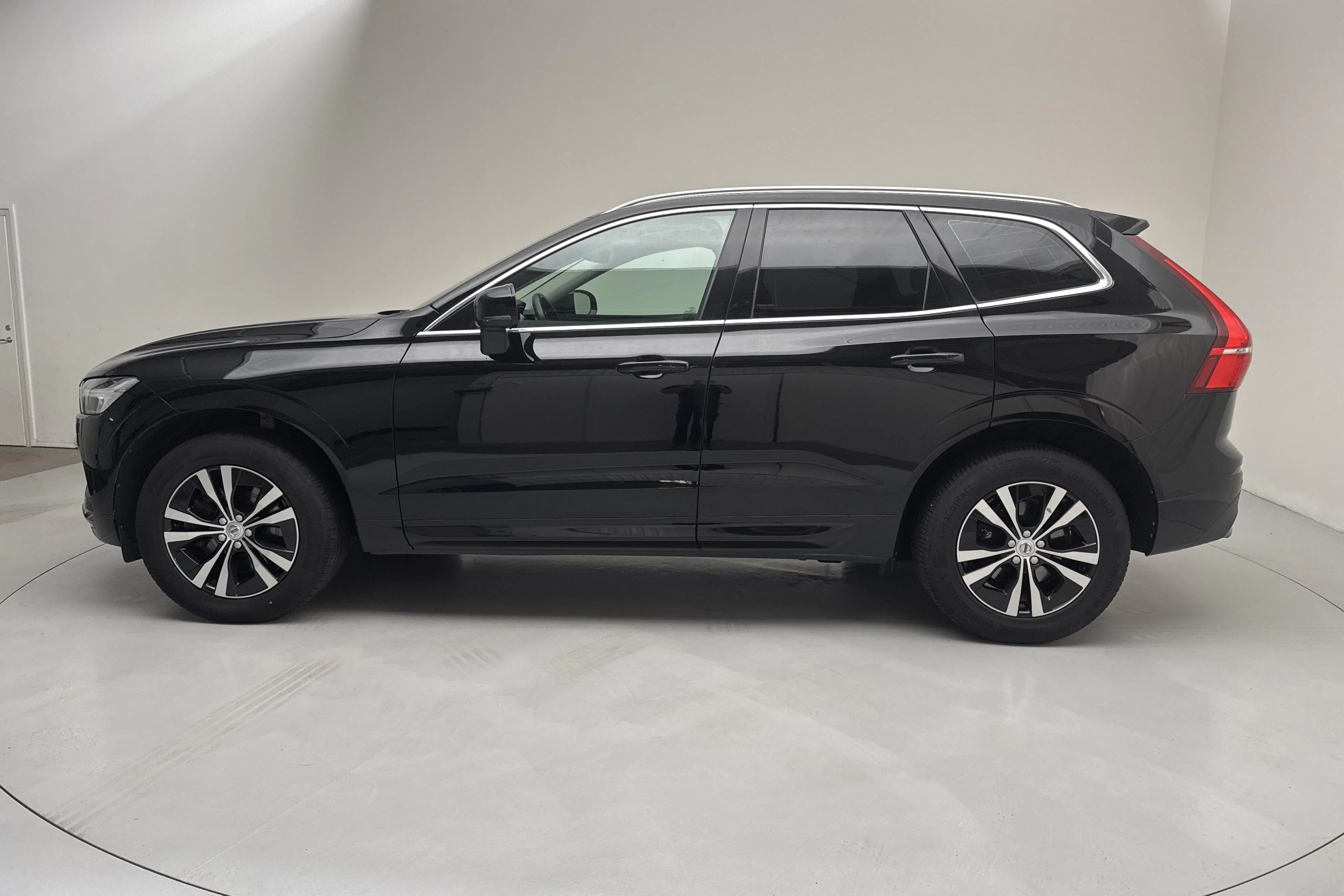Presentation photo 2 of 13: Volvo XC60 B5 2WD Mildhybrid, Bensin (250hk) - 92 990 km - Automatic - black - 2021