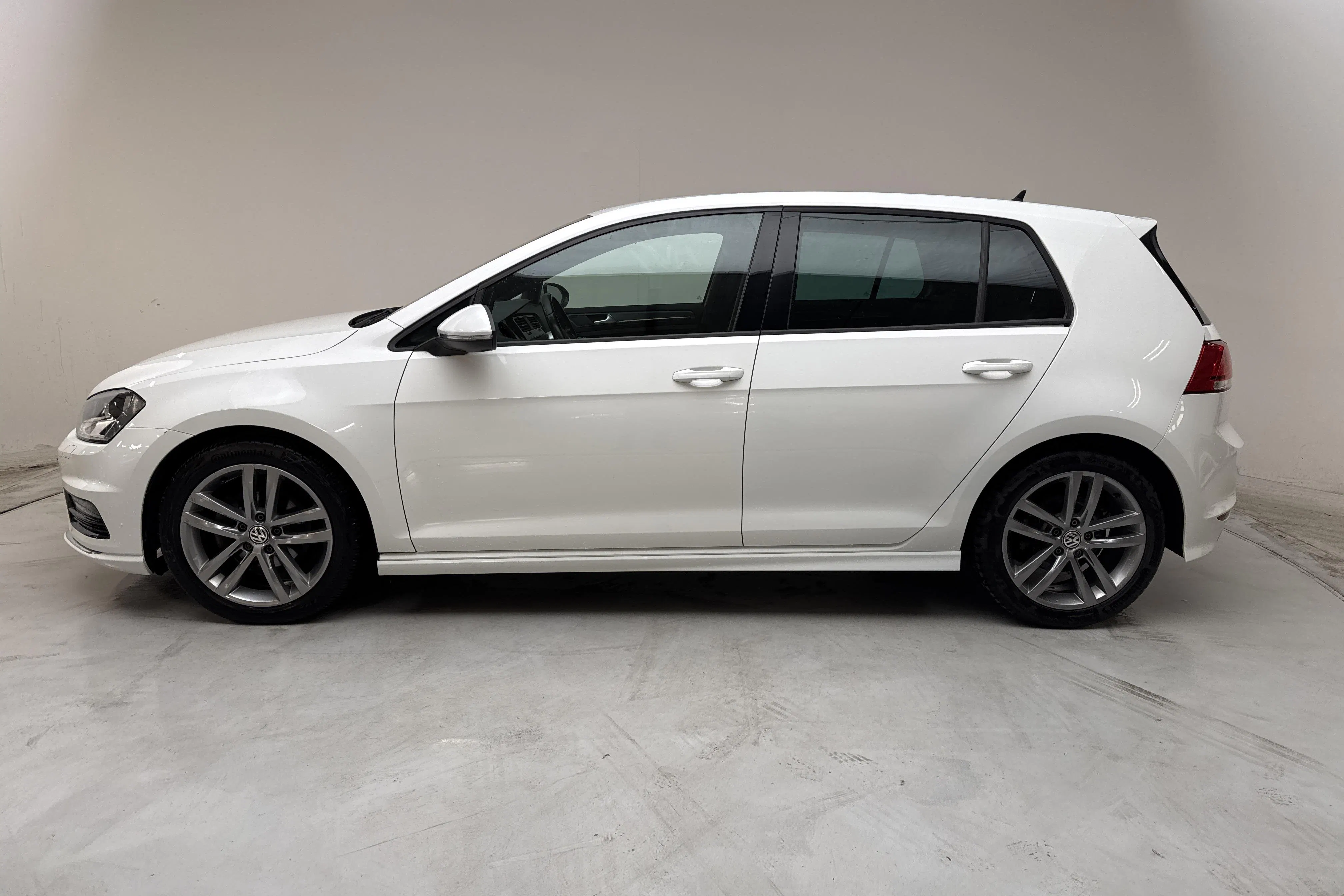 Presentationsfoto 2 av 11: VW Golf VII 1.4 TSI 5dr (150hk) - 11 500 mil - Manuell - vit - 2017