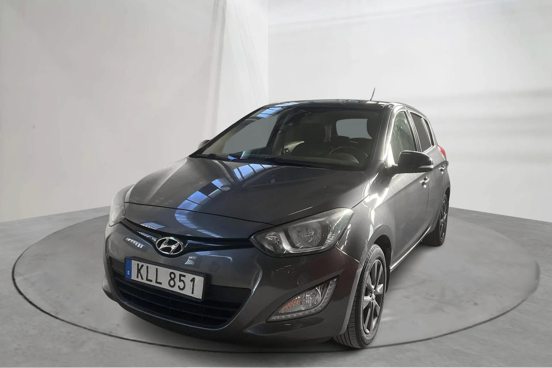 Presentationsfoto 1 av 13: Hyundai i20 1.2 (85hk) - 10 151 mil - Manuell - Mörkgrå - 2015