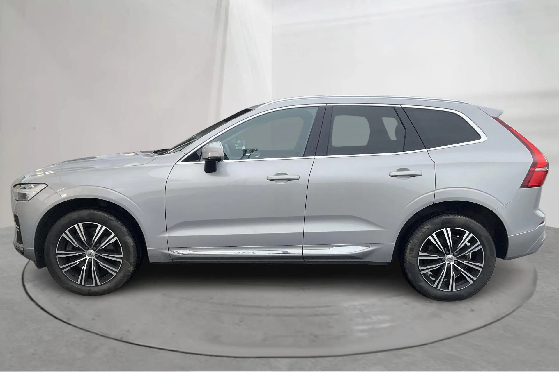 Presentation photo 2 of 19: Volvo XC60 B4 AWD Mildhybrid, Diesel (197hk) - 113 970 km - Automatic - silver - 2022