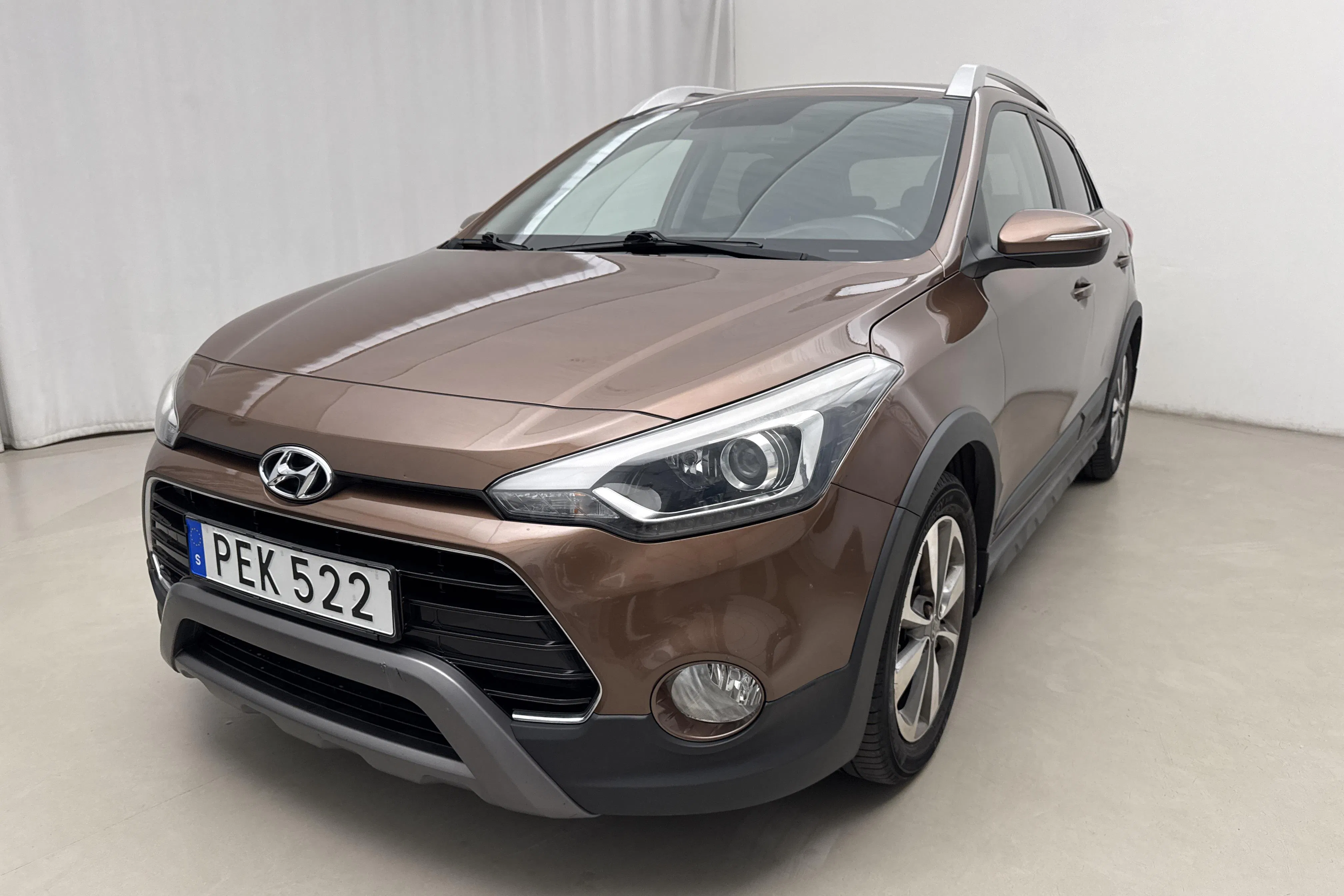 Presentation photo 1 of 14: Hyundai i20 Active 1.4 (100hk) - 76 210 km - Automatic - brown - 2017