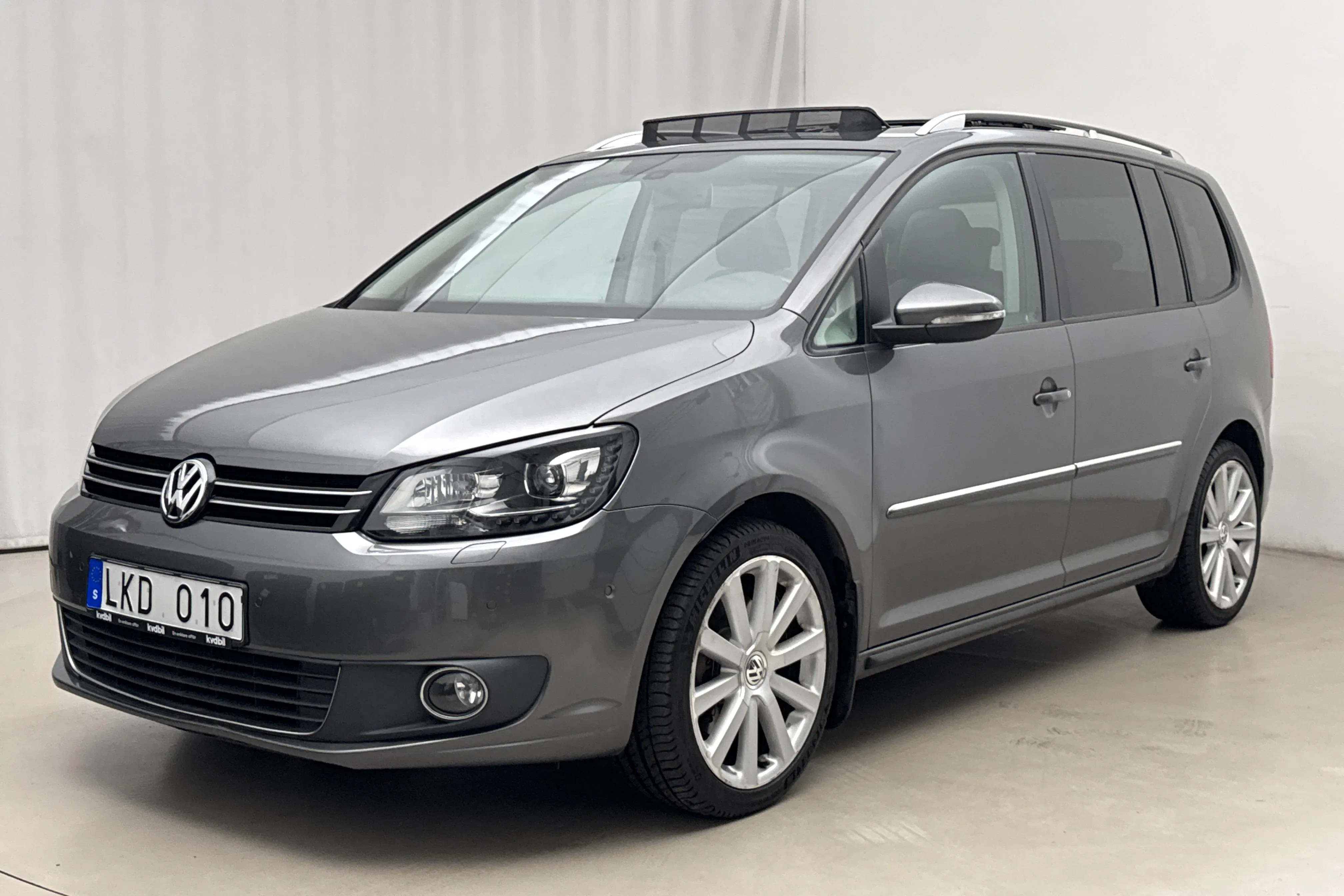 Presentation photo 1 of 22: VW Touran 2.0 TDI GT (170hk) - 128 680 km - Automatic - dark grey - 2012