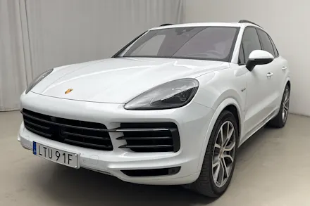 Porsche Cayenne 2023 — авто из Европы под ключ