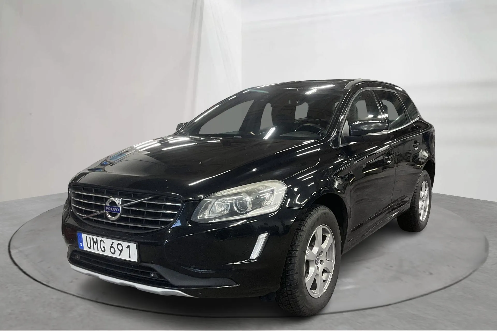 Presentationsfoto 1 av 14: Volvo XC60 D4 2WD (190hk) - 19 463 mil - Automat - svart - 2016