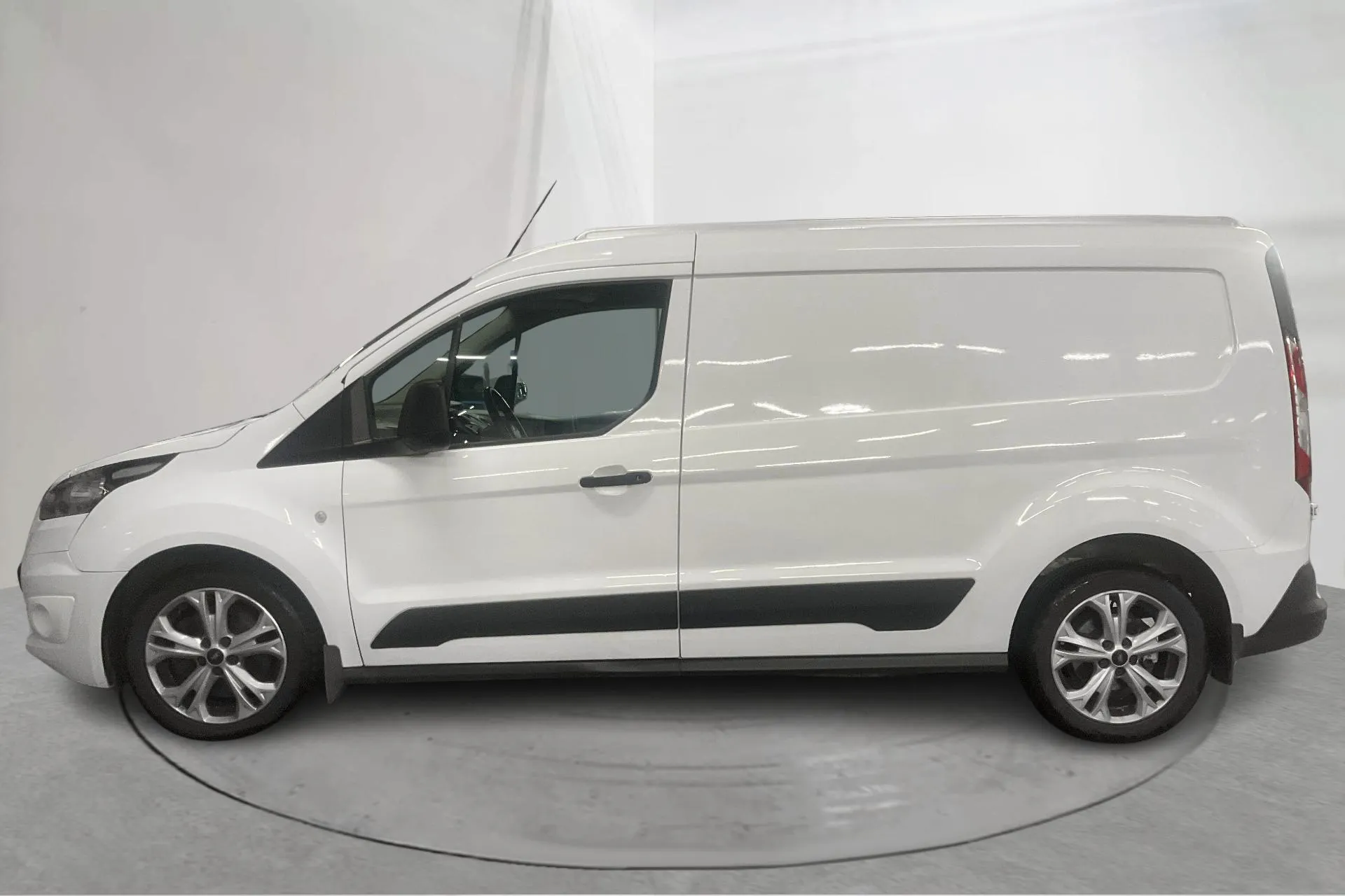 Presentationsfoto 2 av 13: Ford Transit Connect 1.6 TDCi (95hk) - 26 932 mil - Manuell - vit - 2015