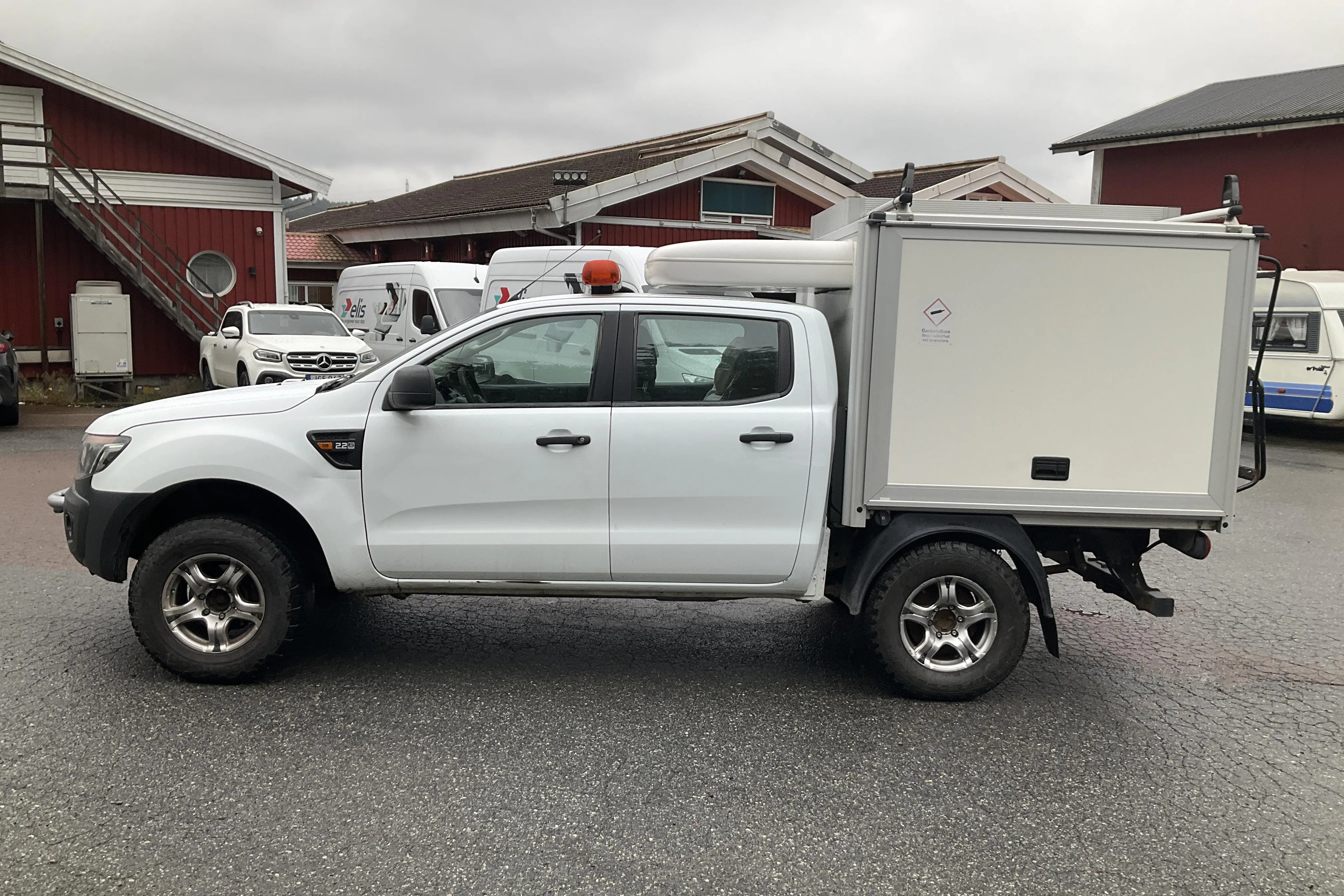 Presentationsfoto 2 av 16: Ford Ranger 2.2 TDCi 4WD (150hk) - 16 710 mil - Manuell - Mörkblå - 2012