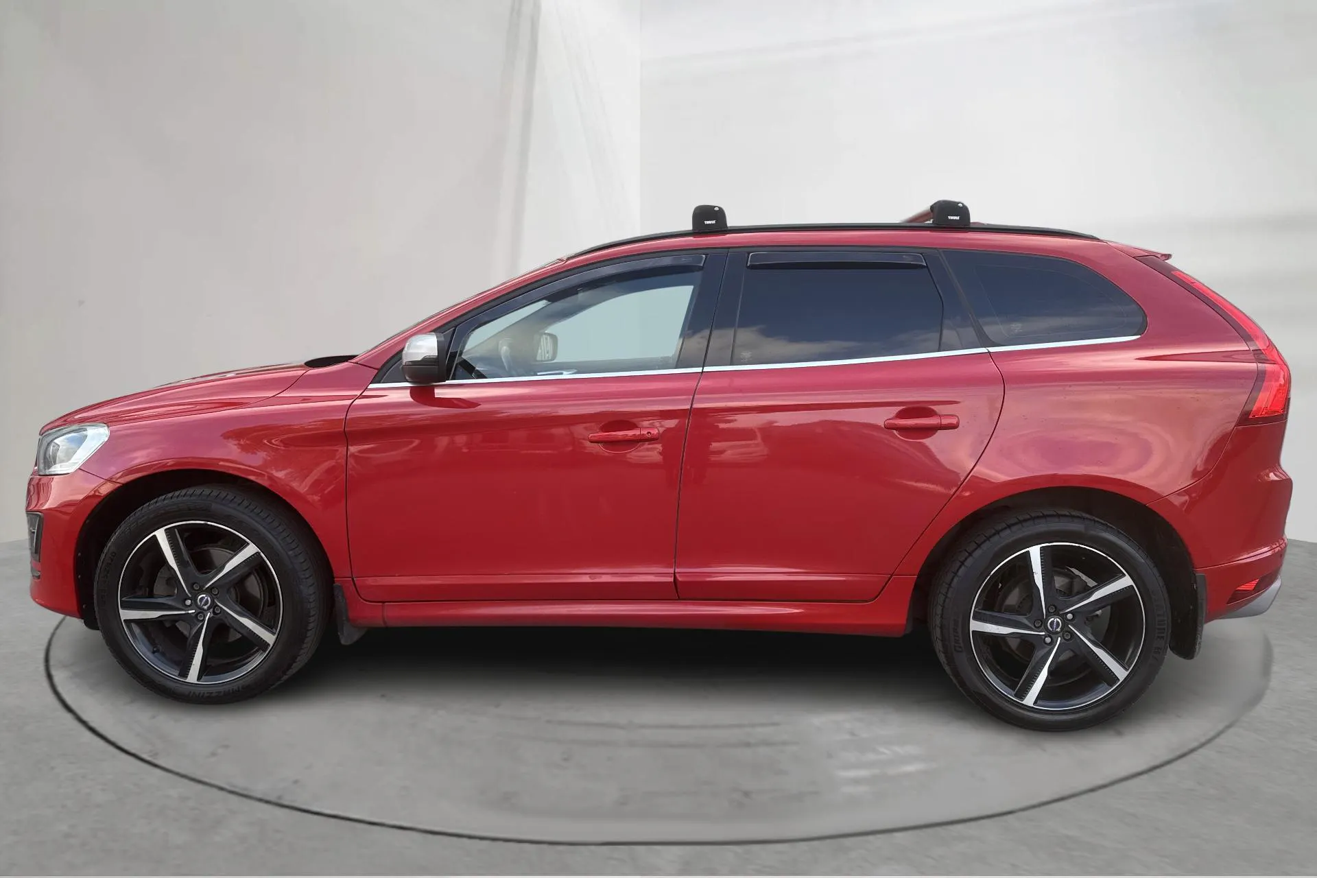 Presentationsfoto 2 av 24: Volvo XC60 D4 AWD (181hk) - 26 034 mil - Automat - röd - 2015