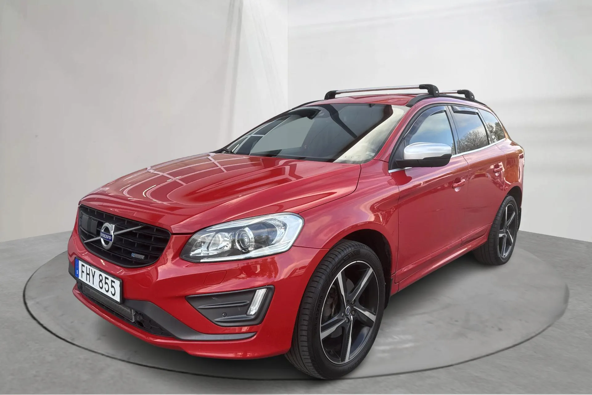 Presentationsfoto 1 av 24: Volvo XC60 D4 AWD (181hk) - 26 034 mil - Automat - röd - 2015