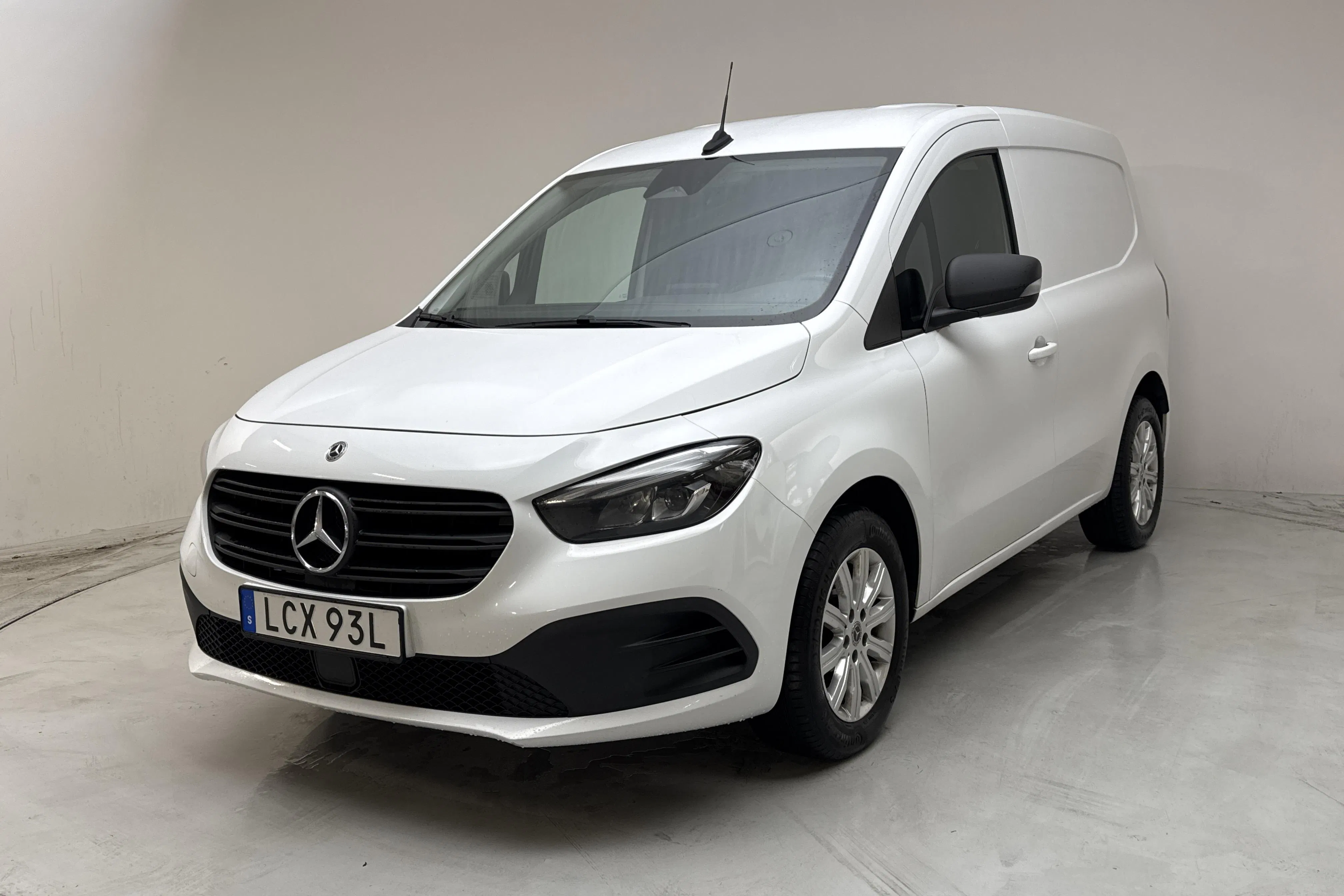 Presentation photo 1 of 11: Mercedes Citan 110 1.5 CDI (95hk) - 163 400 km - Manual - white - 2022