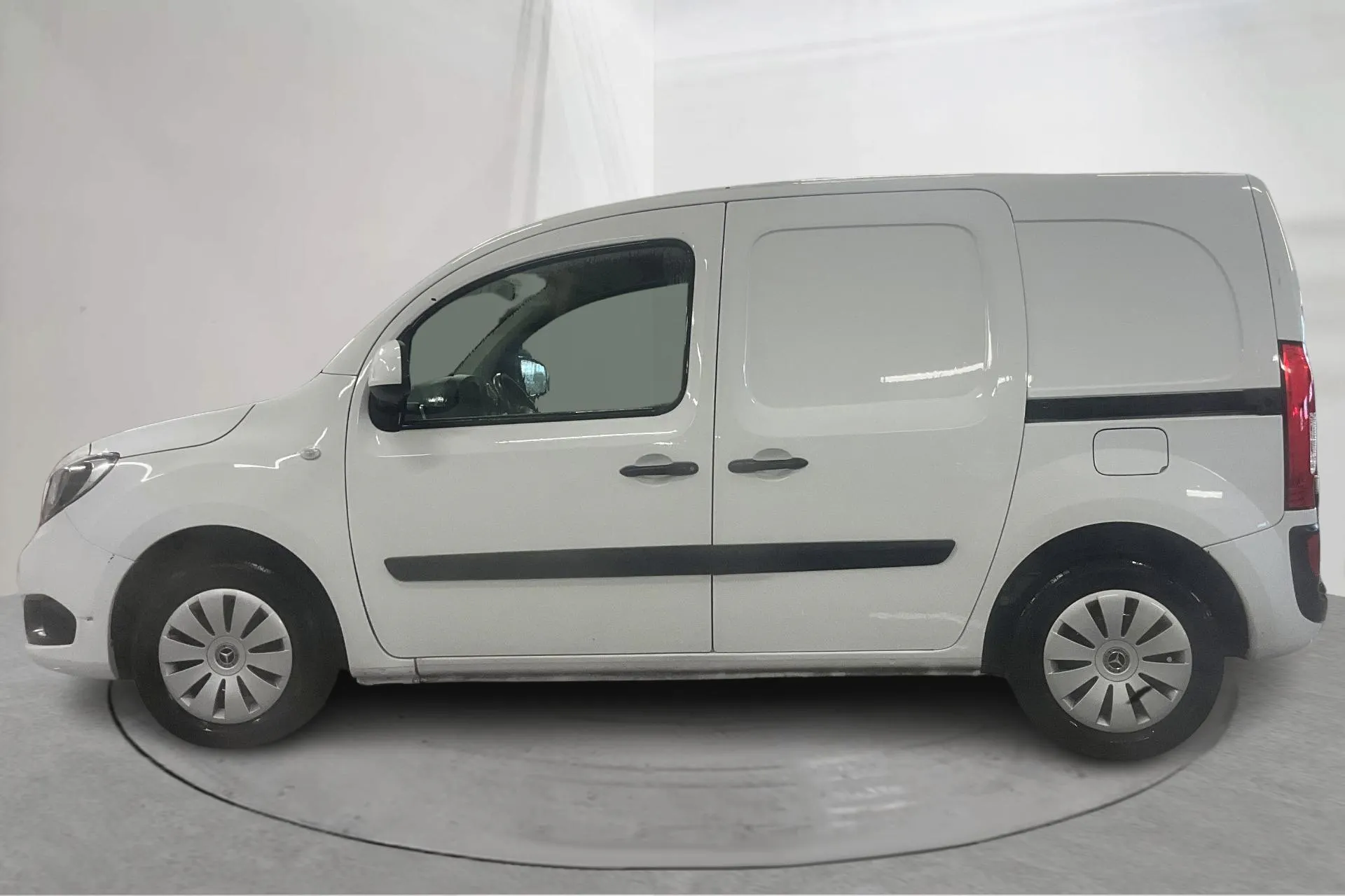 Presentationsfoto 2 av 17: Mercedes Citan 110 1.5 CDI (95hk) - 4 745 mil - Manuell - vit - 2021