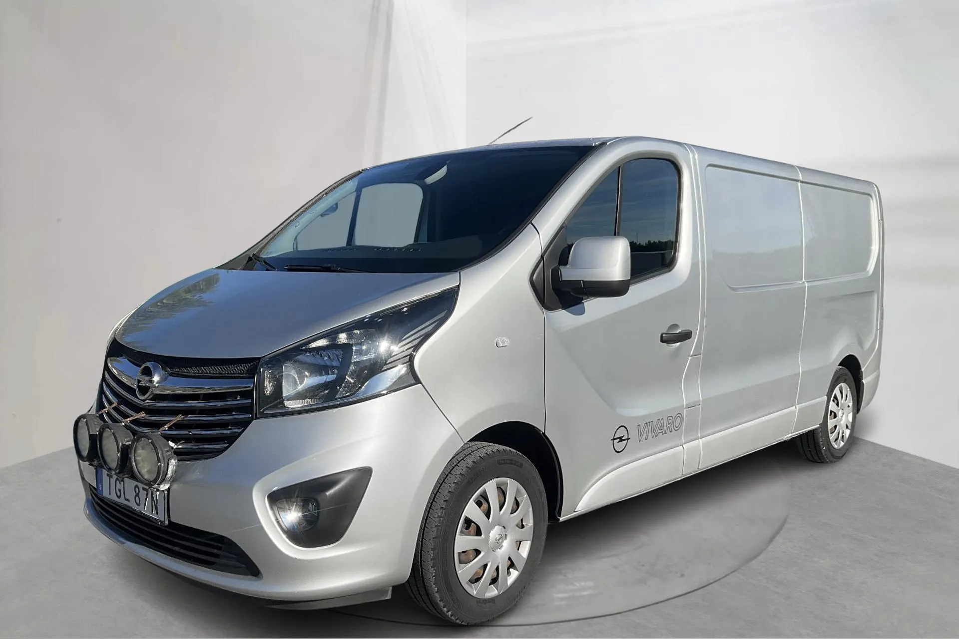 Presentationsfoto 1 av 20: Opel Vivaro 1.6 BITURBO (125hk) - 12 616 mil - Manuell - silver - 2019