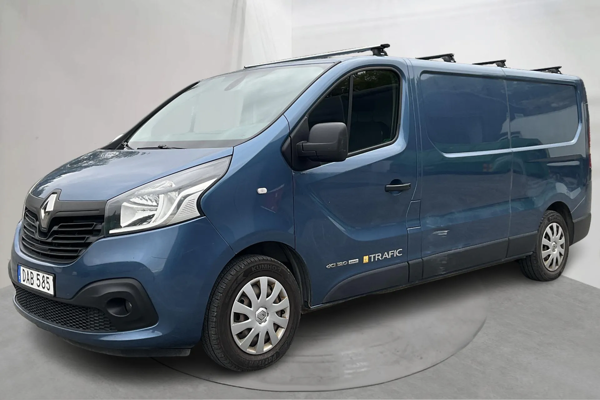 Presentationsfoto 1 av 18: Renault Trafic 1.6 dCi Skåp (120hk) - 10 819 mil - Manuell - blå - 2015