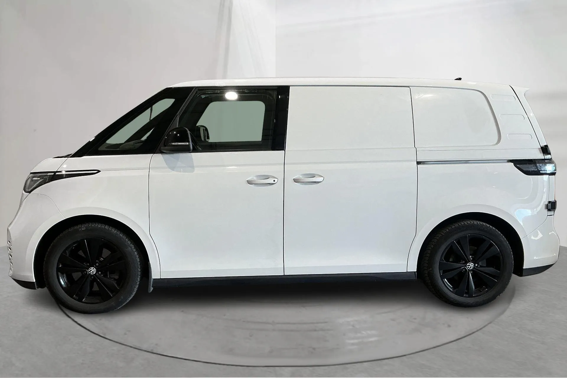 Presentationsfoto 2 av 20: VW ID. Buzz Cargo 77kWh (204hk) - 7 513 mil - Automat - vit - 2023